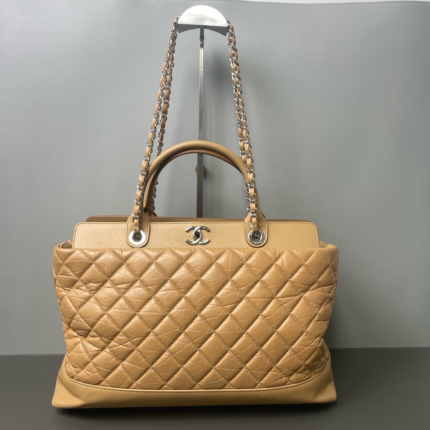 Chanel - Portobello - Leather - Camel - (medium)