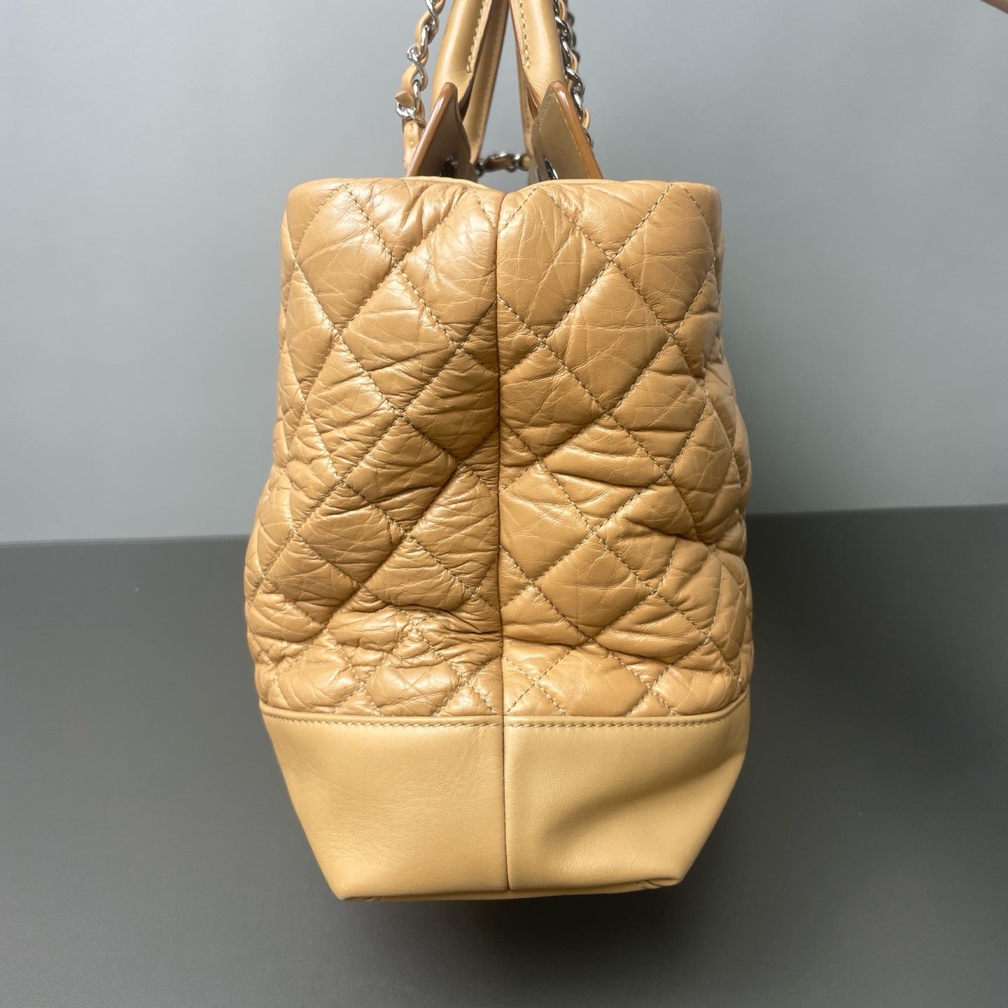 Chanel - Portobello - Leather - Camel - (medium)