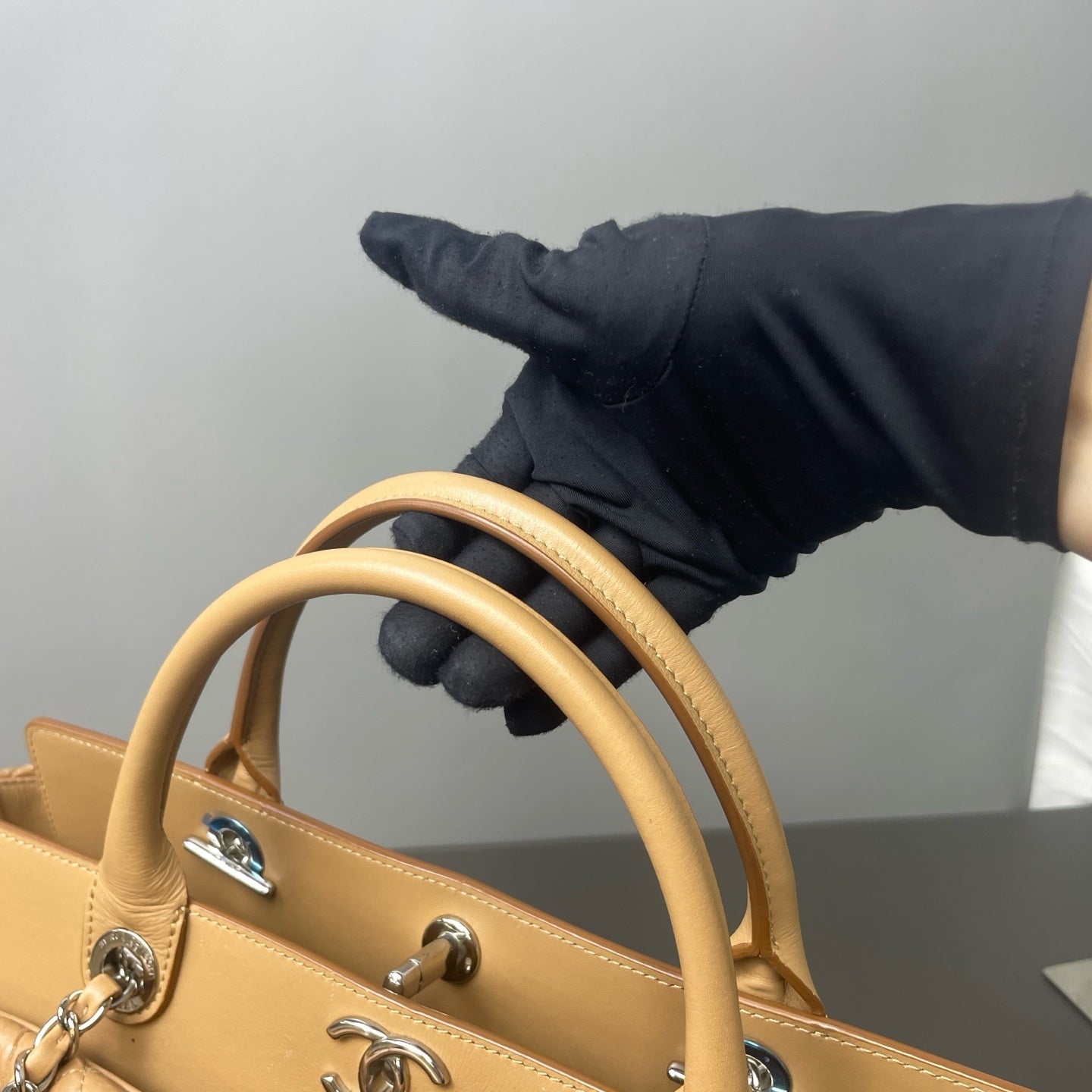 Chanel - Portobello - Leather - Camel - (medium)