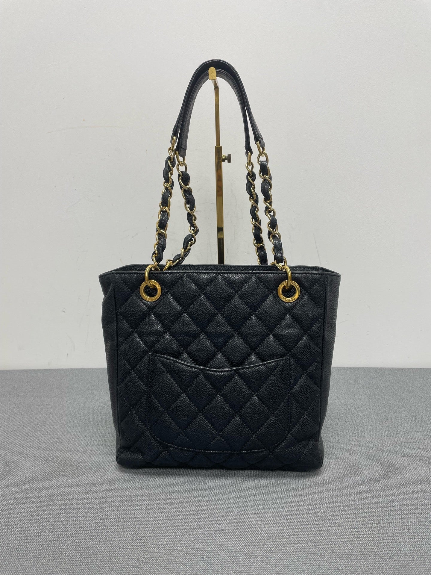 Chanel - PST - Leather - Black - (medium)