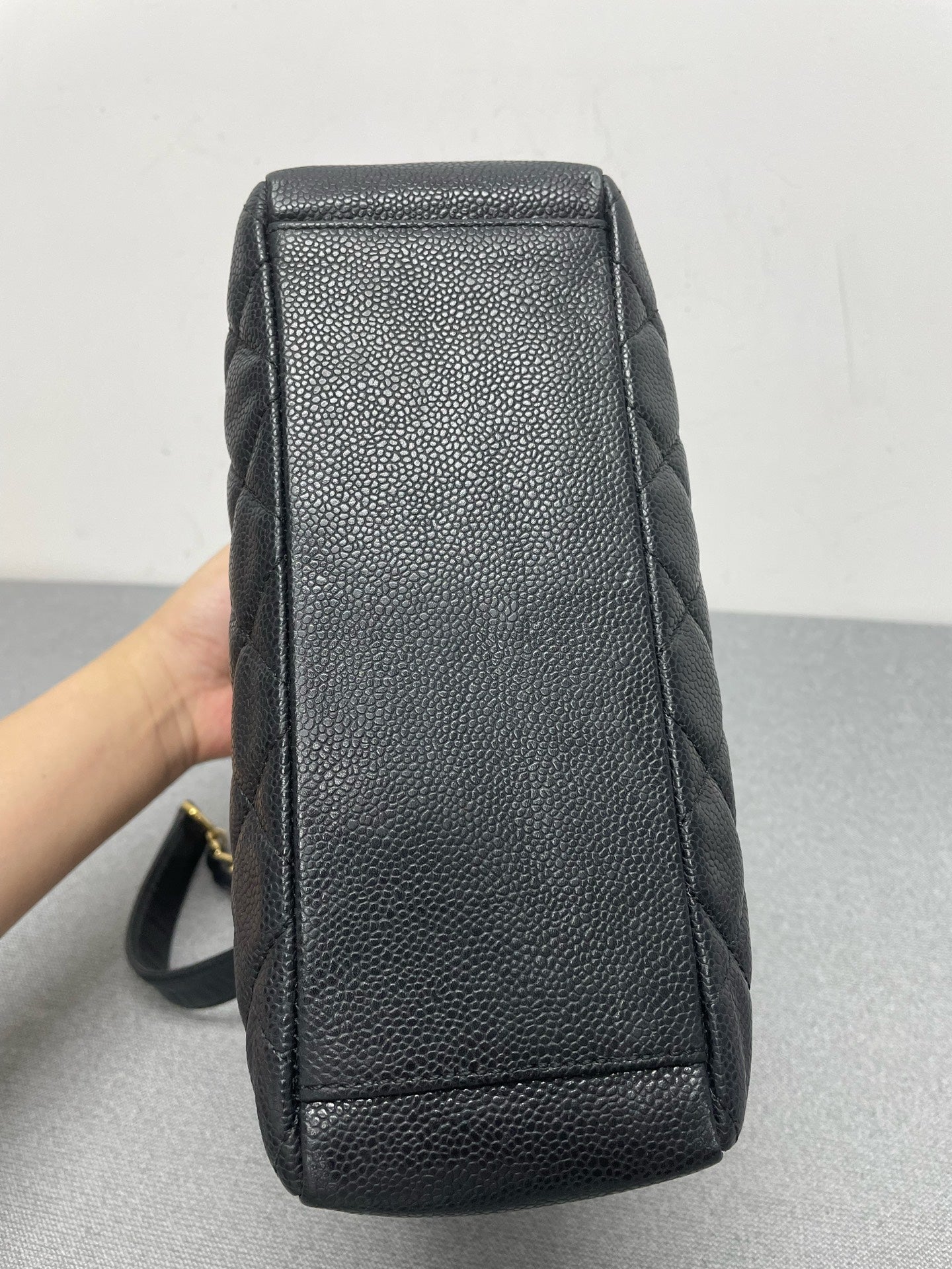 Chanel - PST - Leather - Black - (medium)