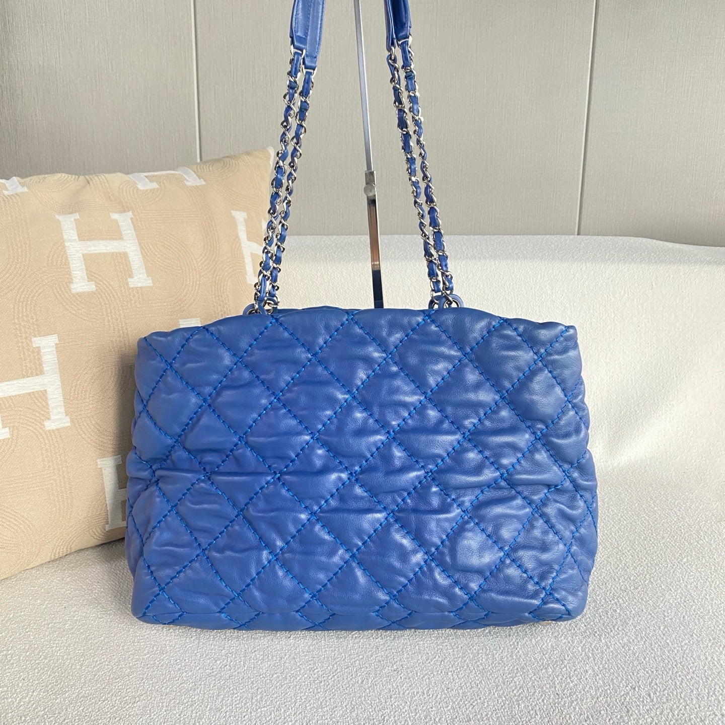 Chanel - Puff tote - Leather - Blue - (36)