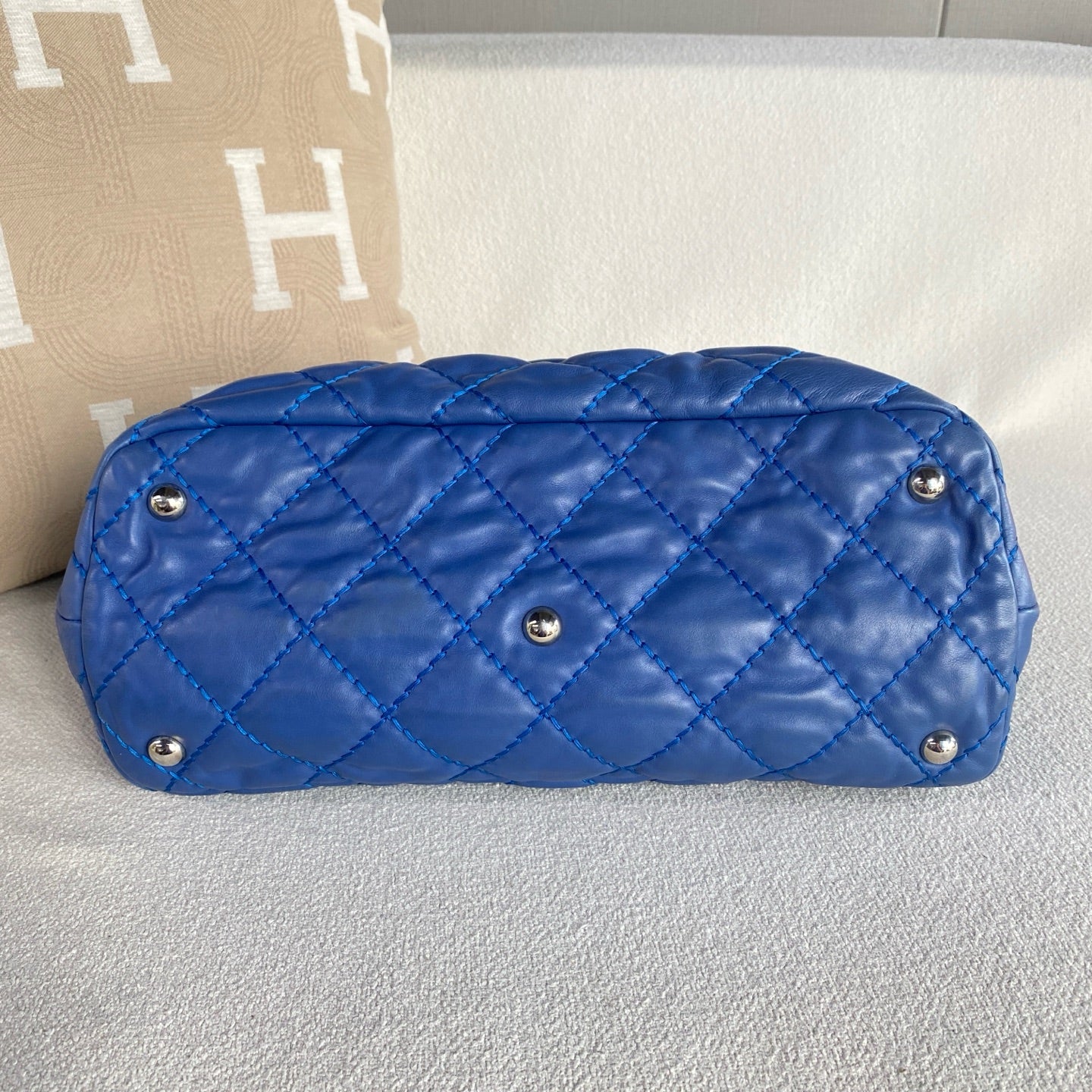 Chanel - Puff tote - Leather - Blue - (36)