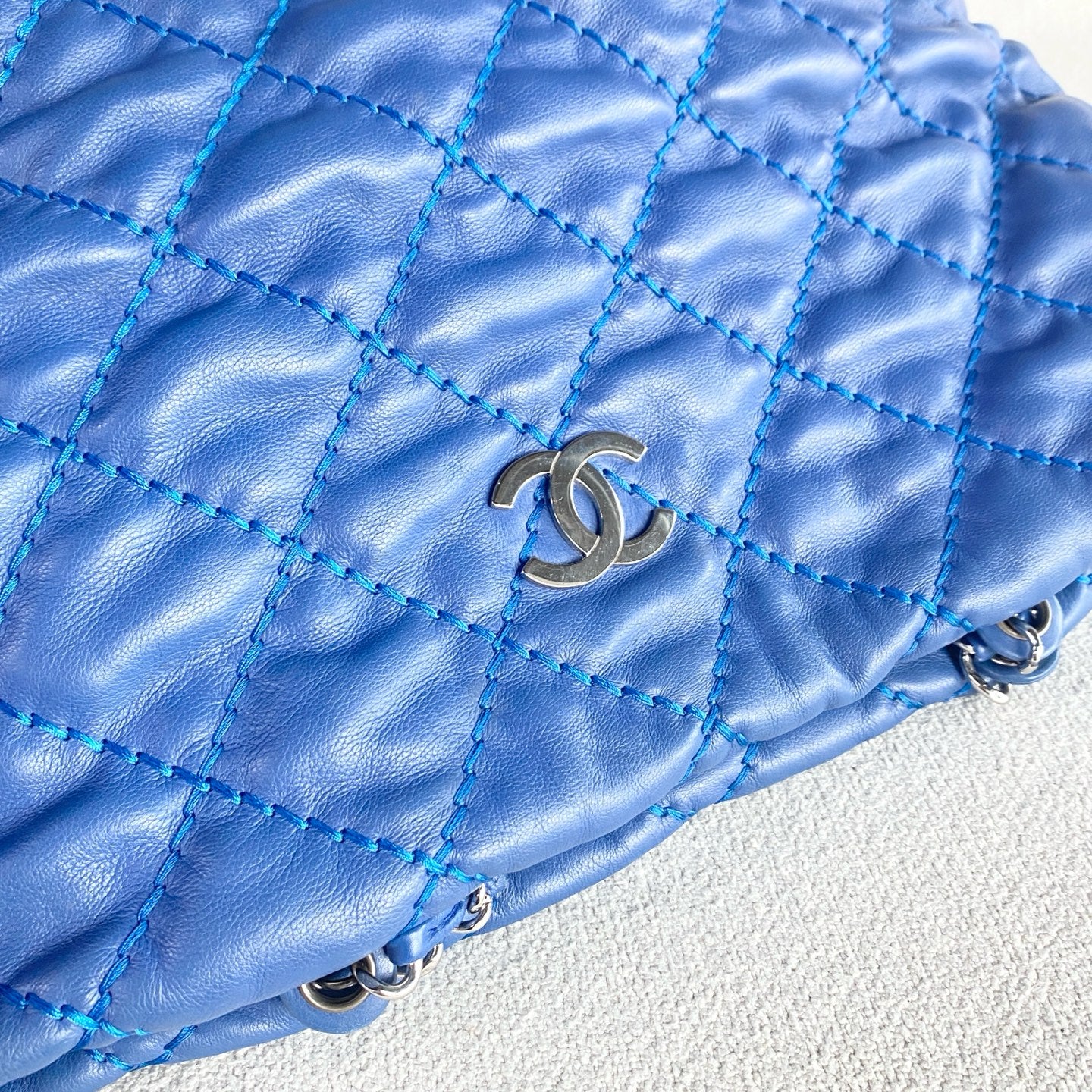 Chanel - Puff tote - Leather - Blue - (36)