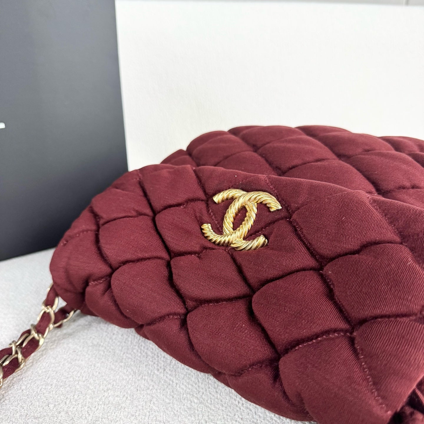 Chanel - Puffy Cloud Bag - Cloth - Red - (Medium)