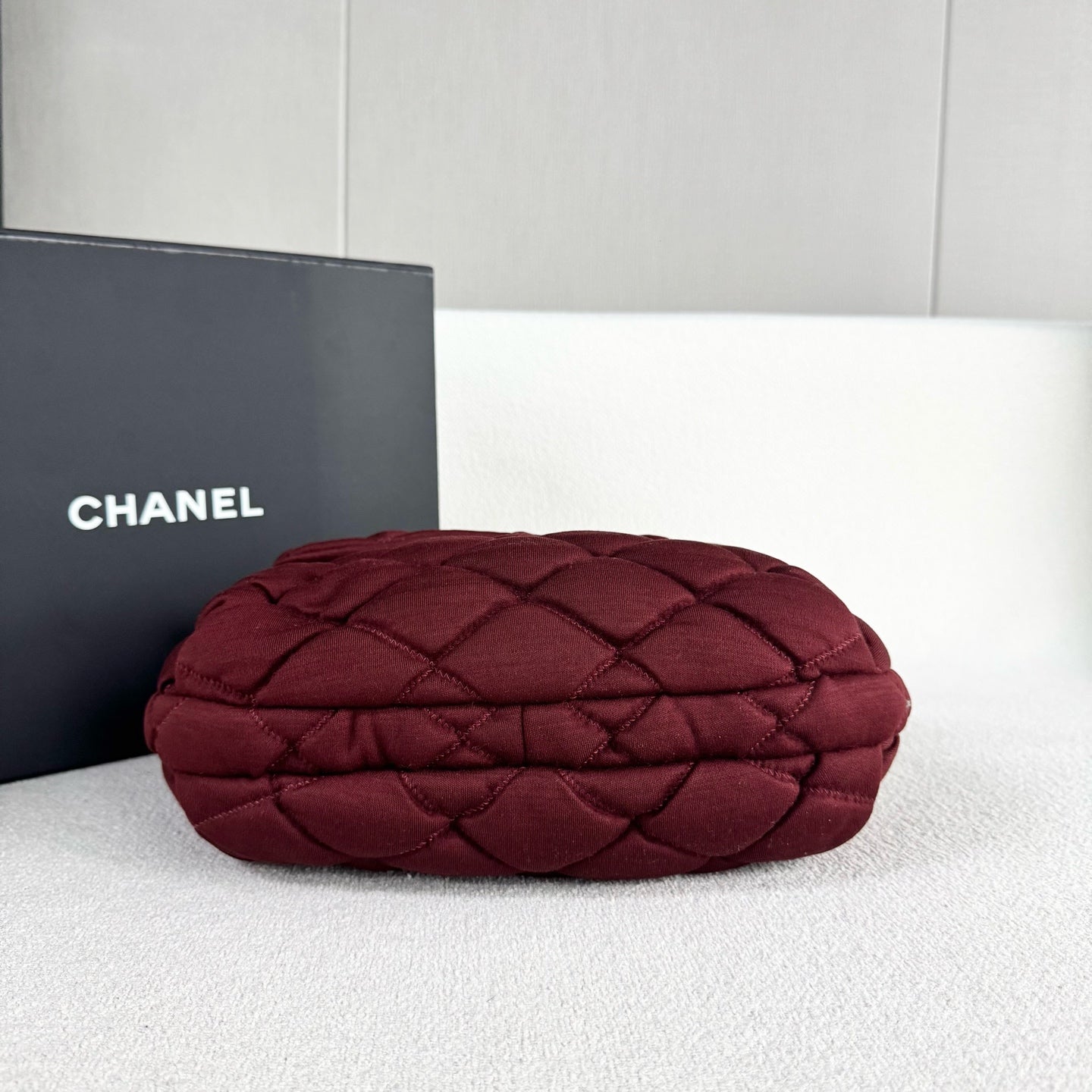 Chanel - Puffy Cloud Bag - Cloth - Red - (Medium)