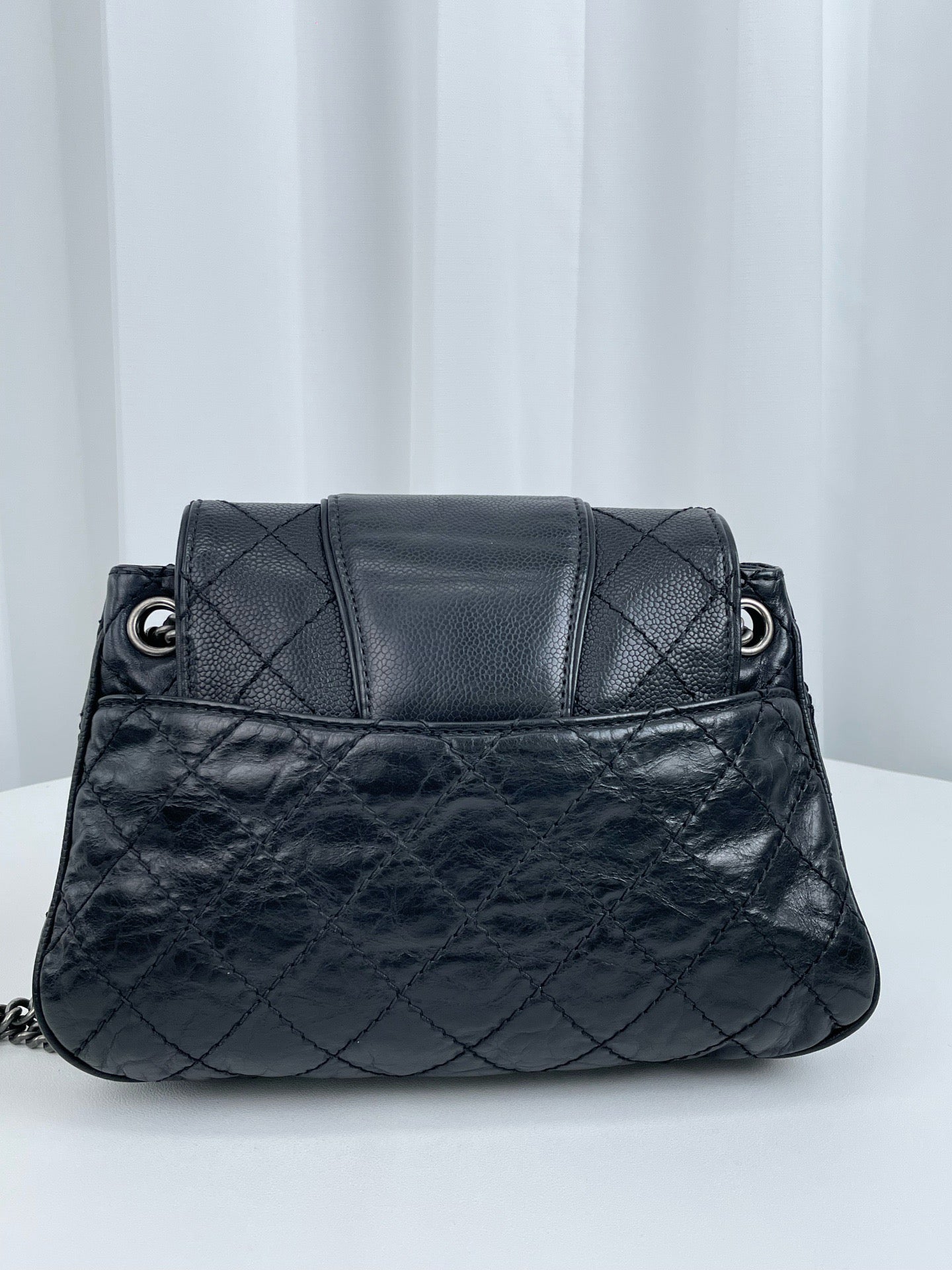 Chanel - Pumpkin Flap Bag - Leather - Black - (medium)