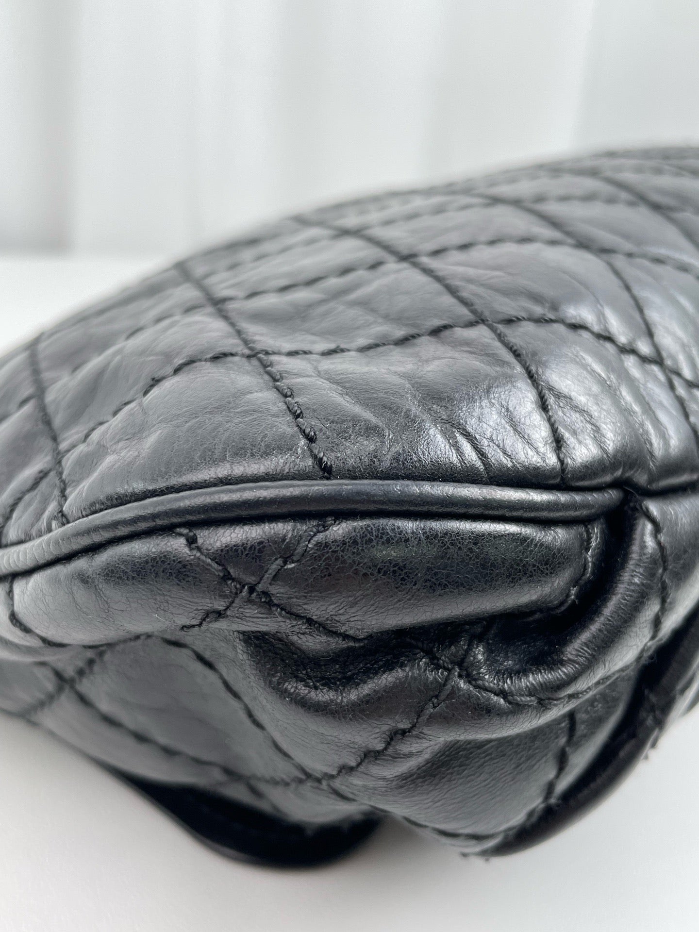 Chanel - Pumpkin Flap Bag - Leather - Black - (medium)