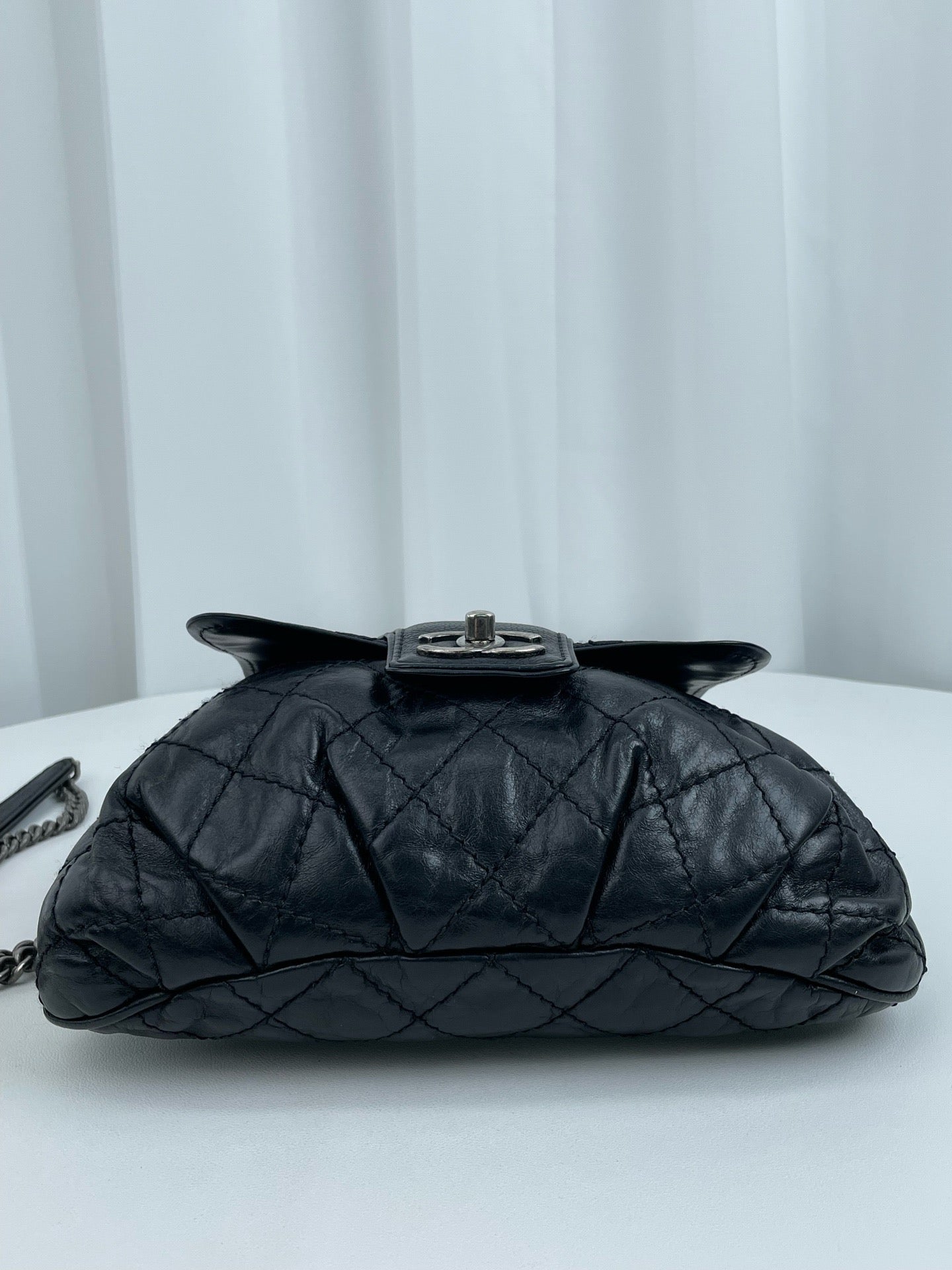 Chanel - Pumpkin Flap Bag - Leather - Black - (medium)