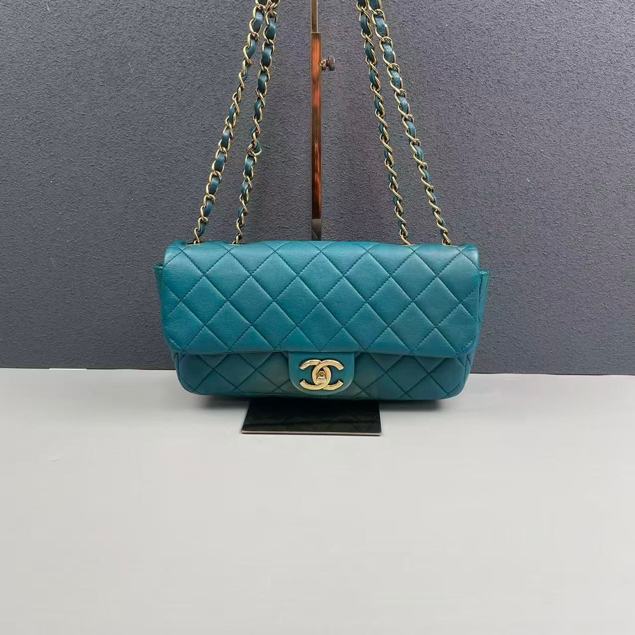Chanel - Quilted Baguette Flap Bag - Lambskin leather - Teal with Gold-Tone Hardware - (Small)