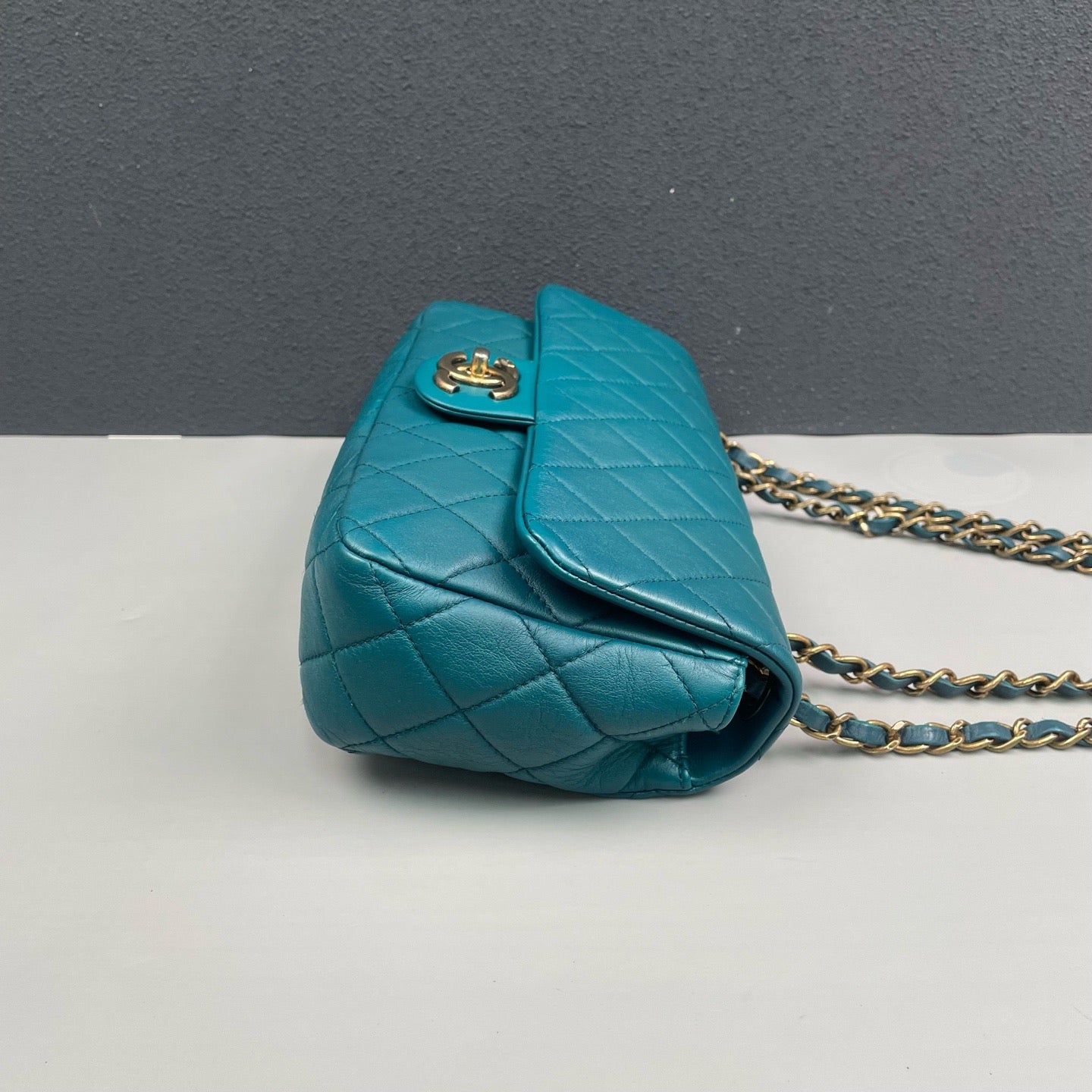 Chanel - Quilted Baguette Flap Bag - Lambskin leather - Teal with Gold-Tone Hardware - (Small)
