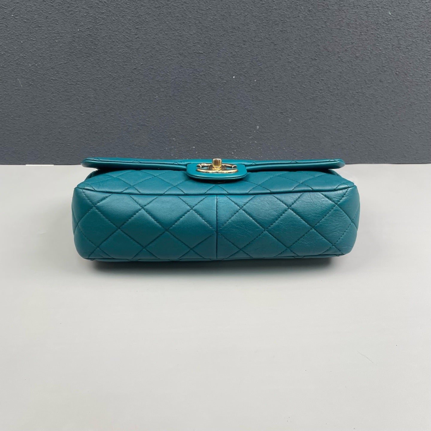 Chanel - Quilted Baguette Flap Bag - Lambskin leather - Teal with Gold-Tone Hardware - (Small)