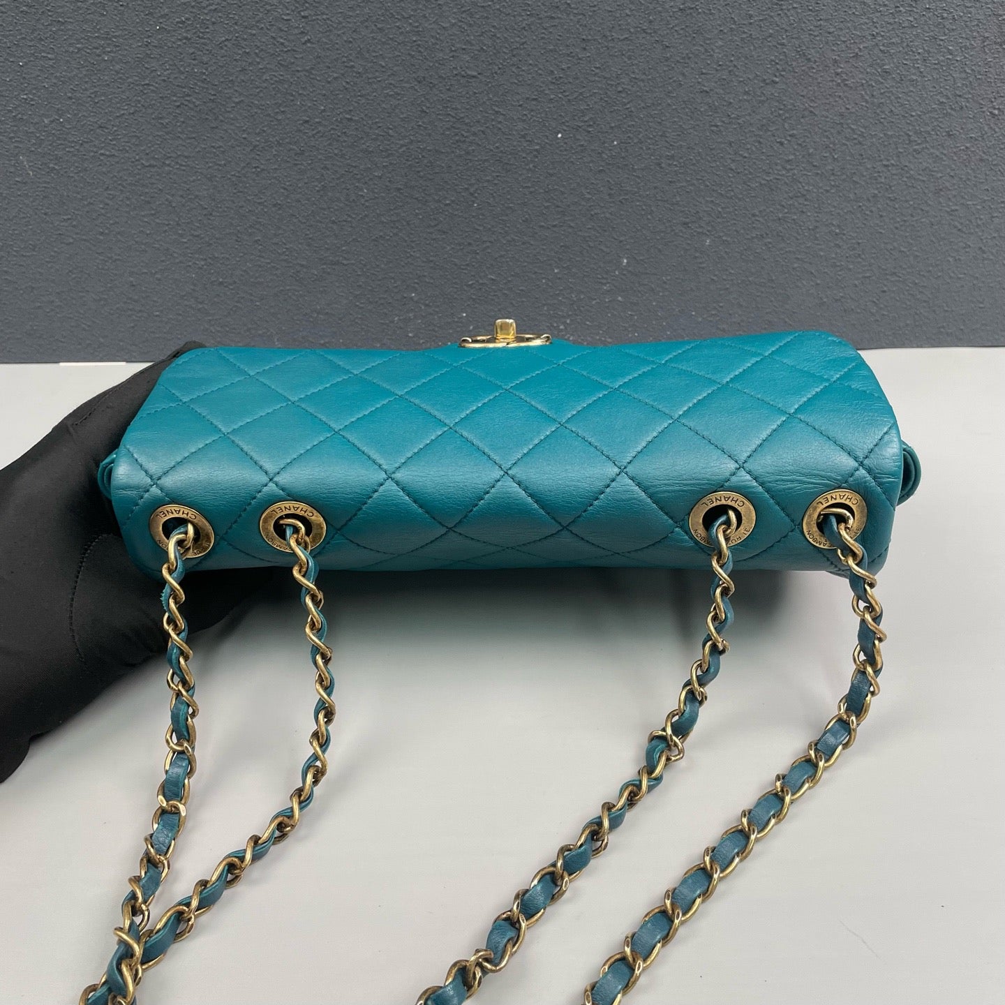 Chanel - Quilted Baguette Flap Bag - Lambskin leather - Teal with Gold-Tone Hardware - (Small)