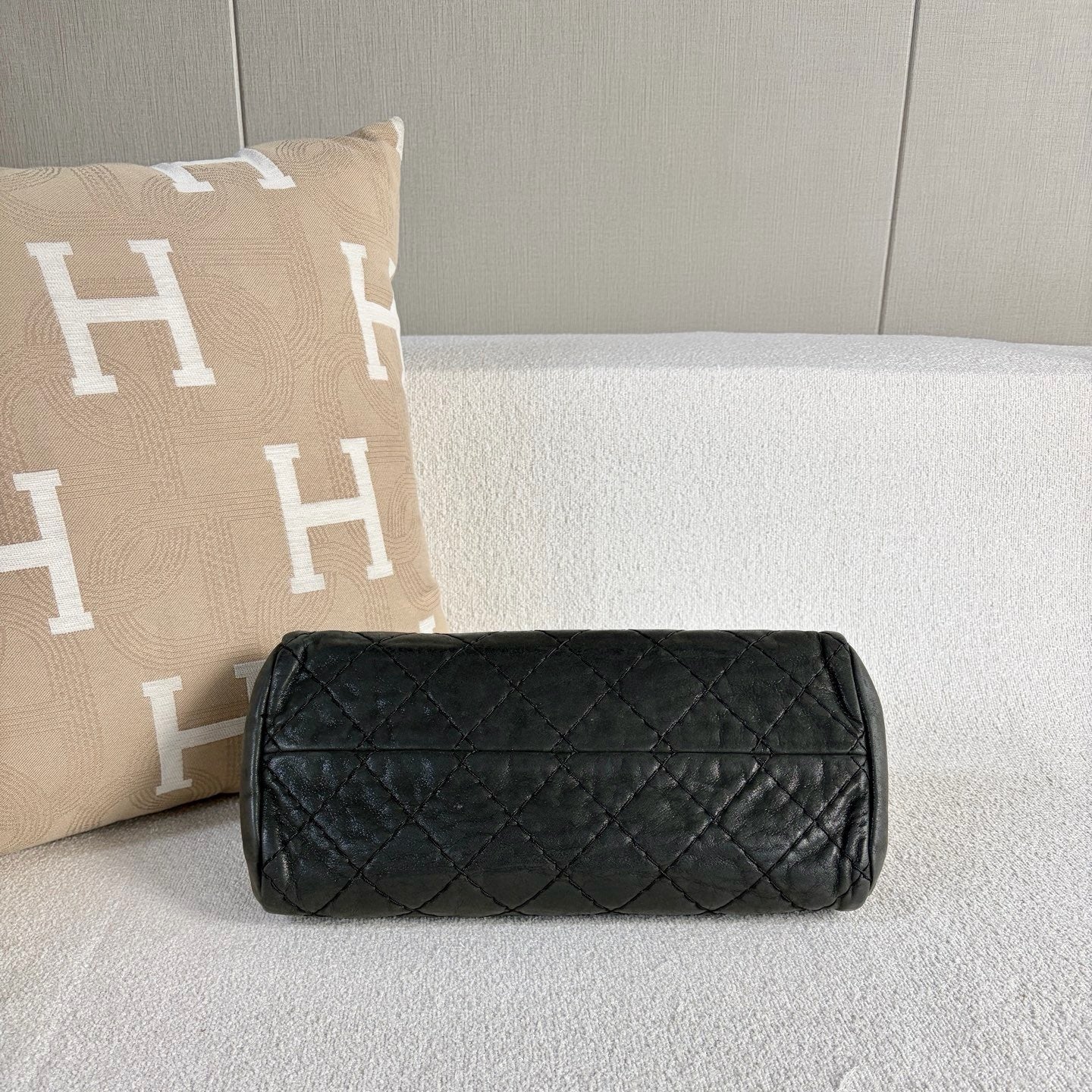 Chanel - Quilted Bowling Bag - Cowhide leather - Grey - (medium)