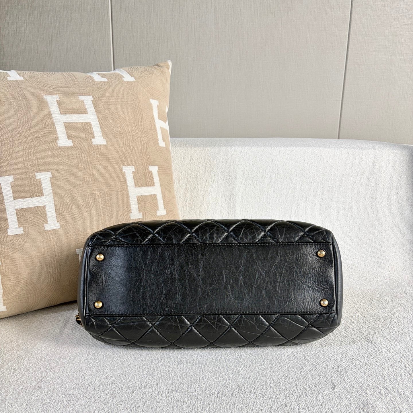 Chanel - Quilted Bowling Chain Bag - Oiled wax leather - Black - (medium)