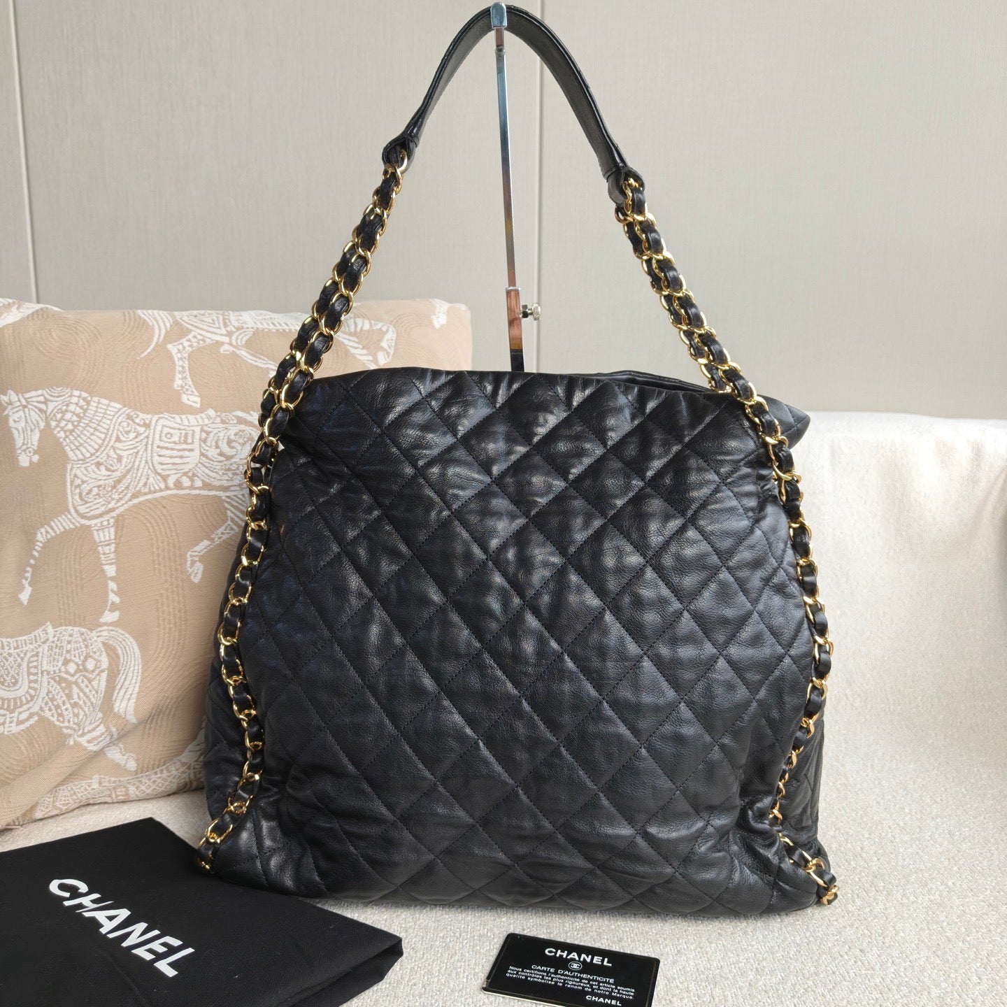Chanel - Quilted Chain Shopper Tote CF9331 - Leather - Black - (large)