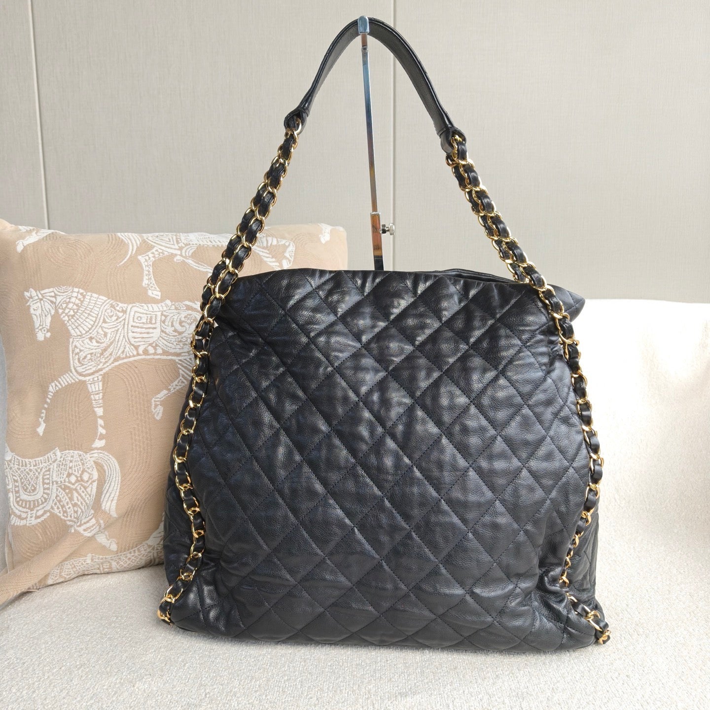 Chanel - Quilted Chain Shopper Tote CF9331 - Leather - Black - (large)