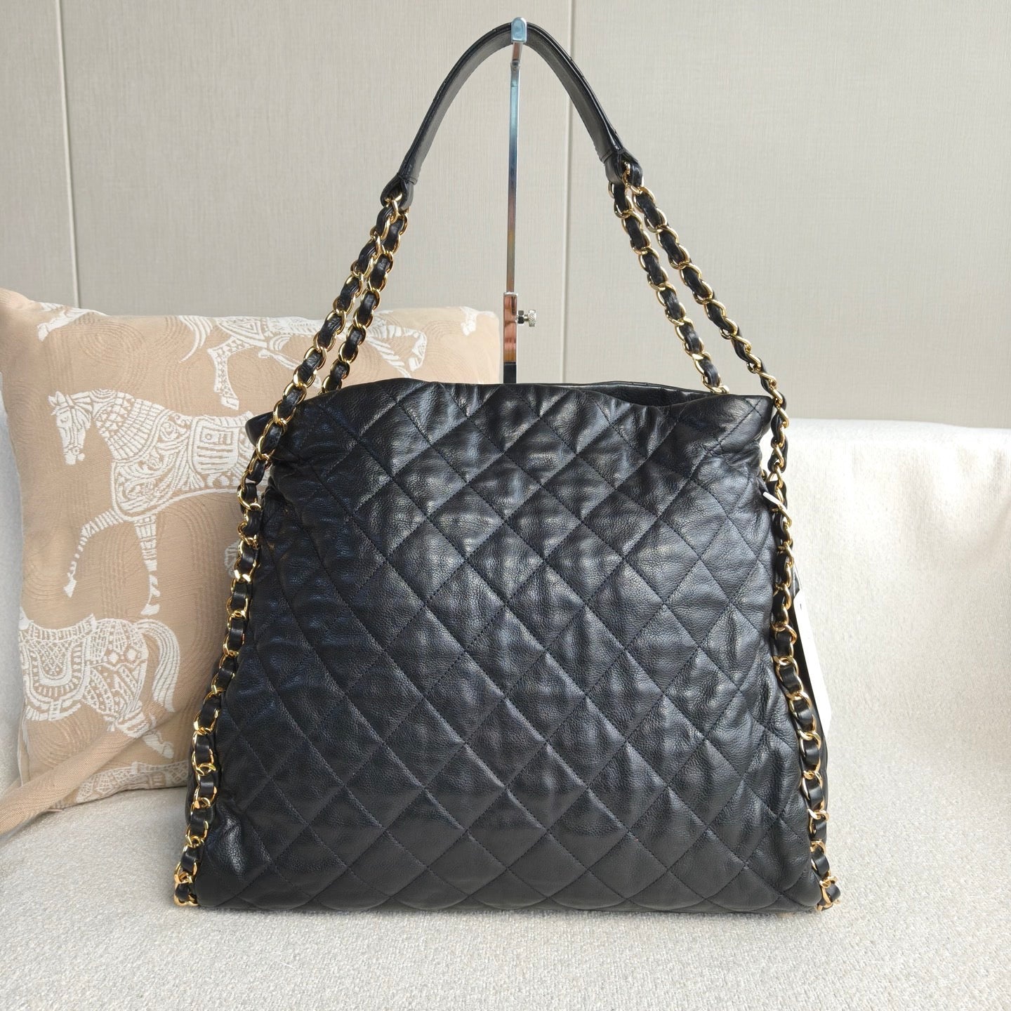 Chanel - Quilted Chain Shopper Tote CF9331 - Leather - Black - (large)
