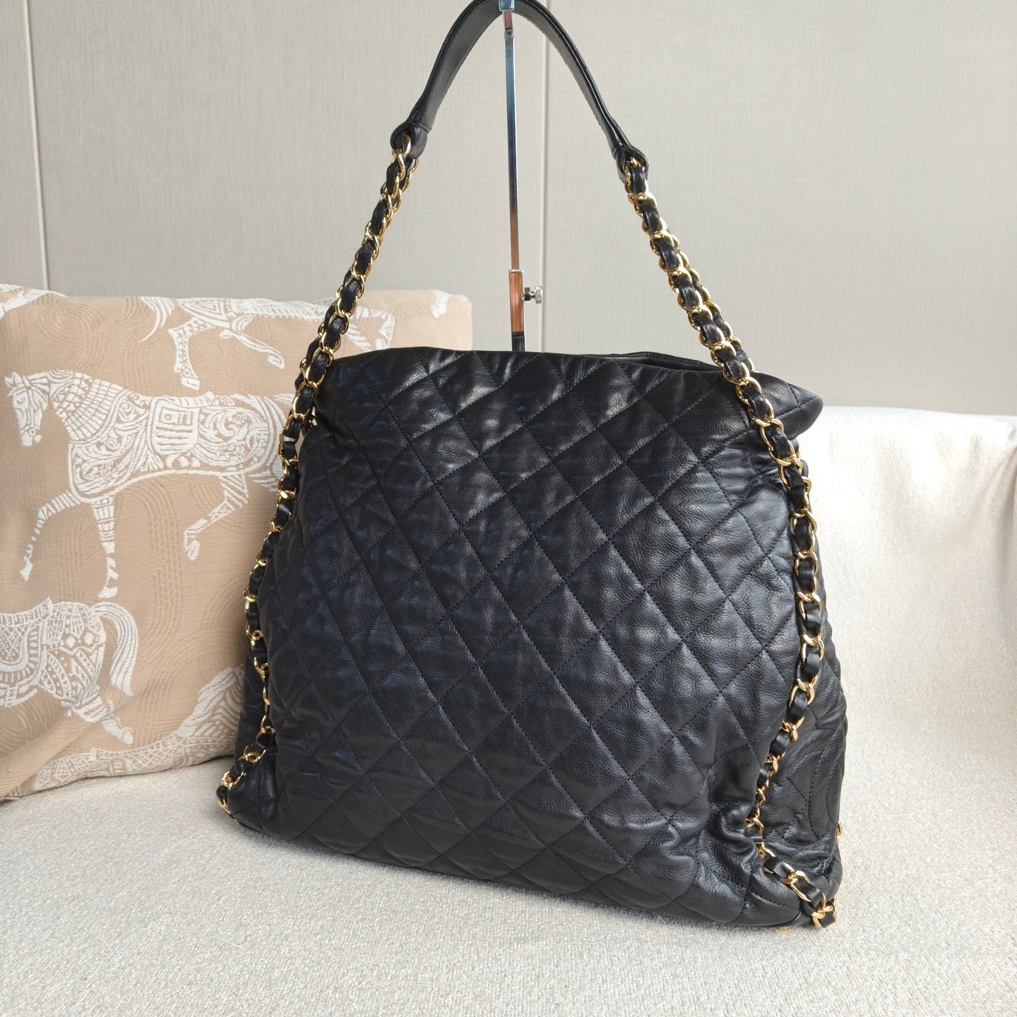 Chanel - Quilted Chain Shopper Tote CF9331 - Leather - Black - (large)