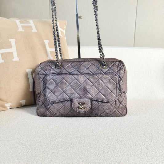 Chanel - Quilted Chain Tote - Exotic leathers - Python - Grey-Purple with Silver-Tone Hardware - (medium)