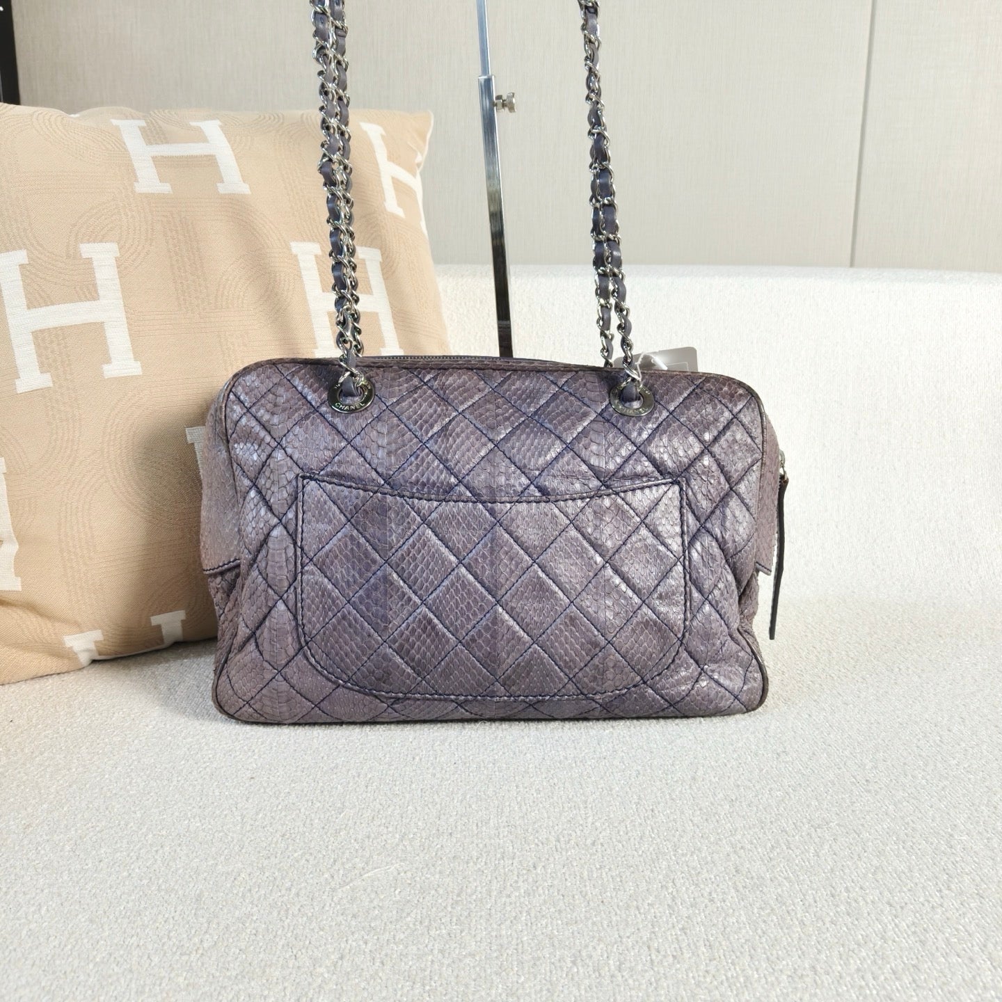 Chanel - Quilted Chain Tote - Exotic leathers - Python - Grey-Purple with Silver-Tone Hardware - (medium)
