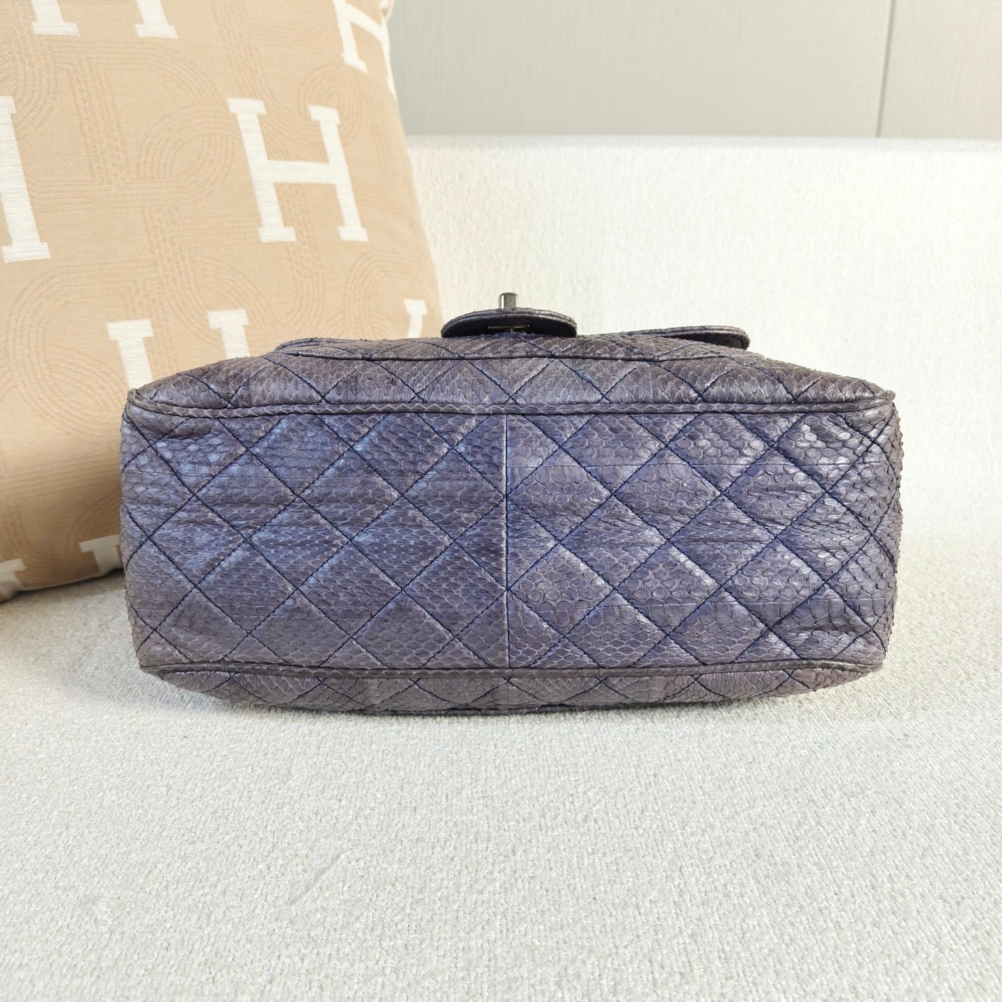 Chanel - Quilted Chain Tote - Exotic leathers - Python - Grey-Purple with Silver-Tone Hardware - (medium)