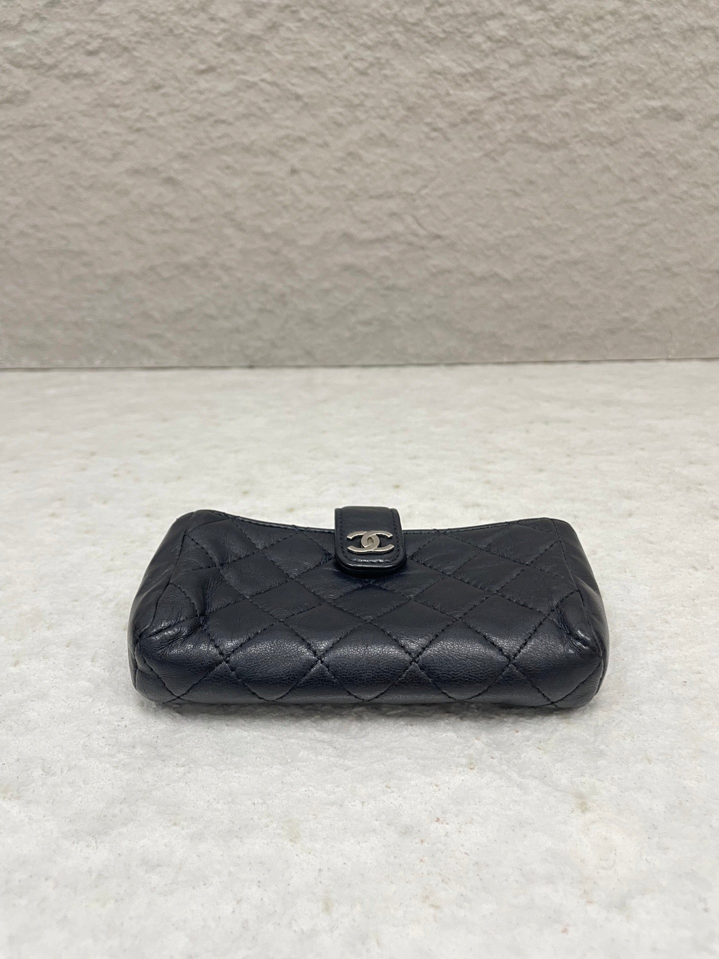 Chanel - Quilted Coin Purse - Leather - Black - (small)