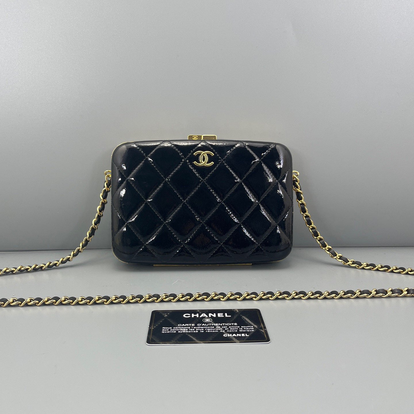 Chanel - Quilted Frame Clutch - Patent leather - Black with Gold-Tone Hardware - (mini)