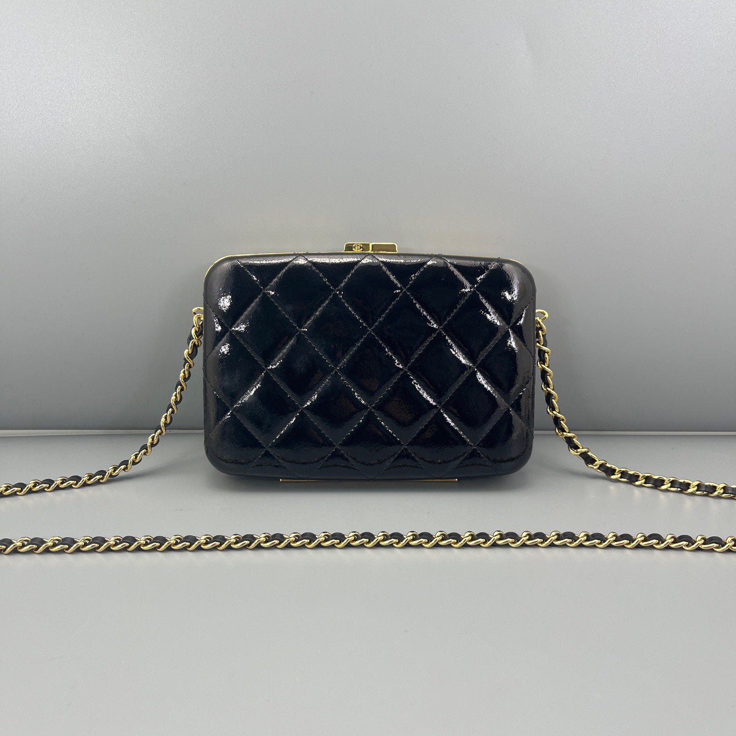 Chanel - Quilted Frame Clutch - Patent leather - Black with Gold-Tone Hardware - (mini)