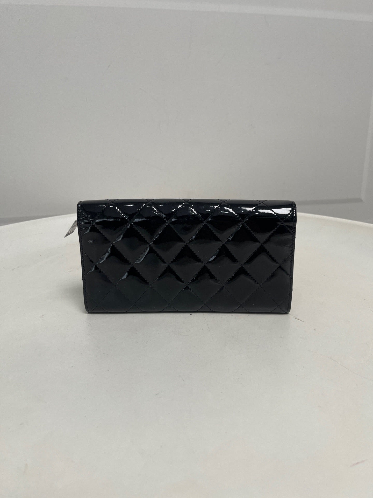 Chanel - Quilted Patent Leather Wallet - Patent leather - Black
