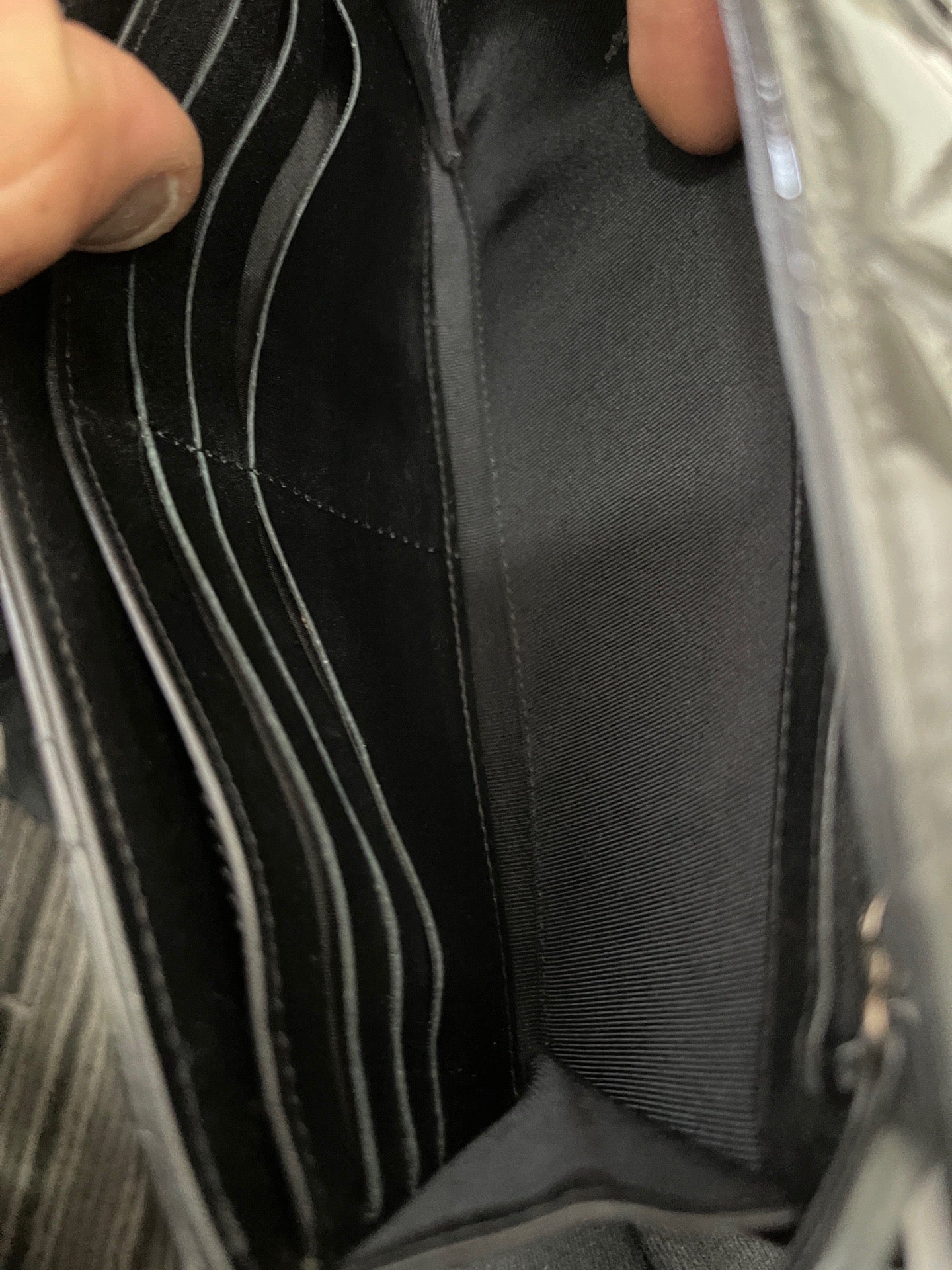 Chanel - Quilted Patent Leather Wallet - Patent leather - Black