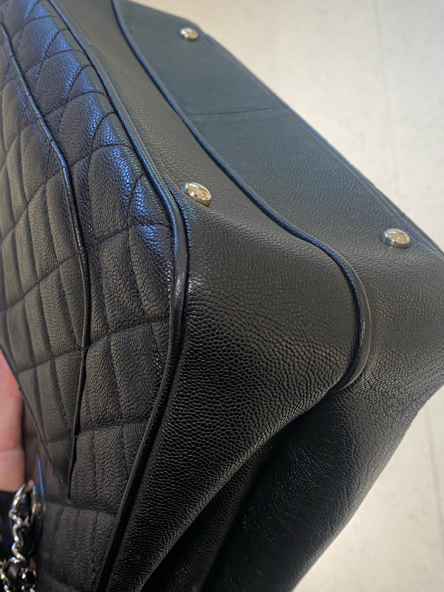 Chanel - Quilted Shopping Tote - Grained calfskin leather - Black with Silver-Tone Hardware - (medium)
