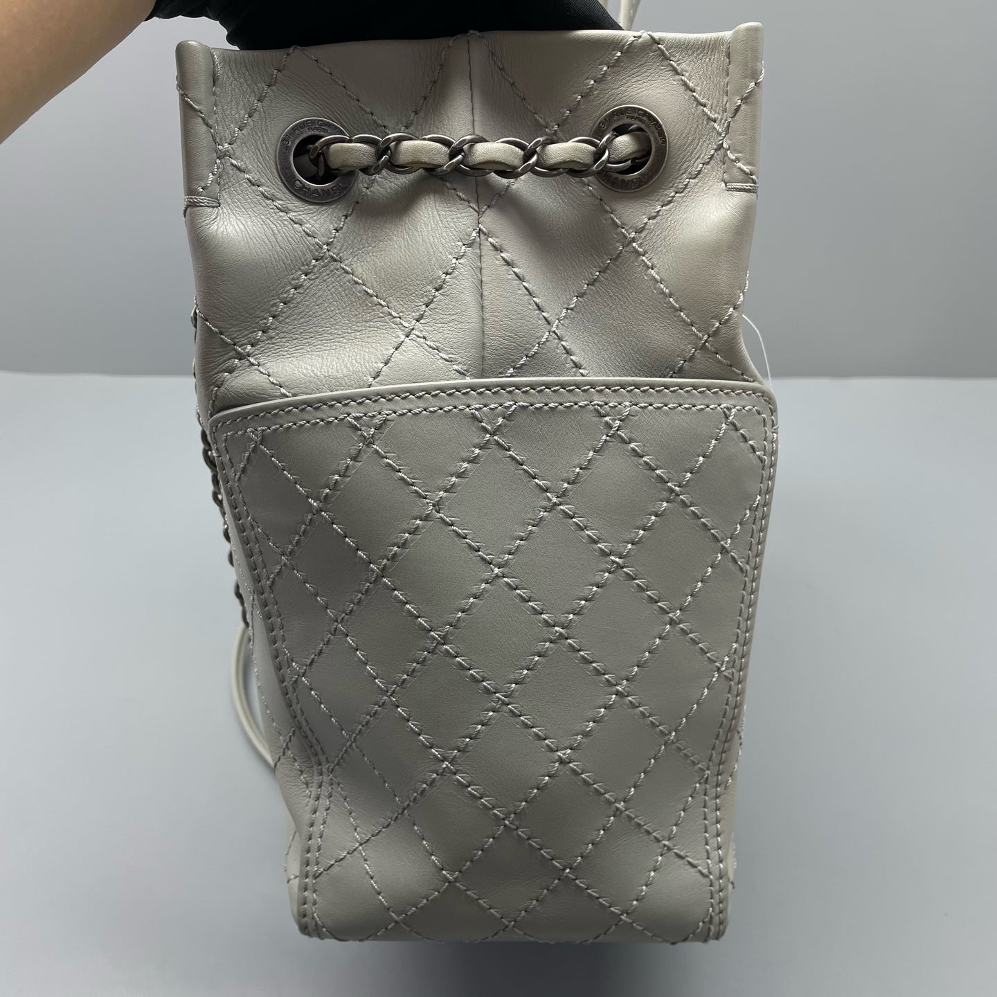 Chanel - Quilted Tote Bag - Leather - Grey - (medium)