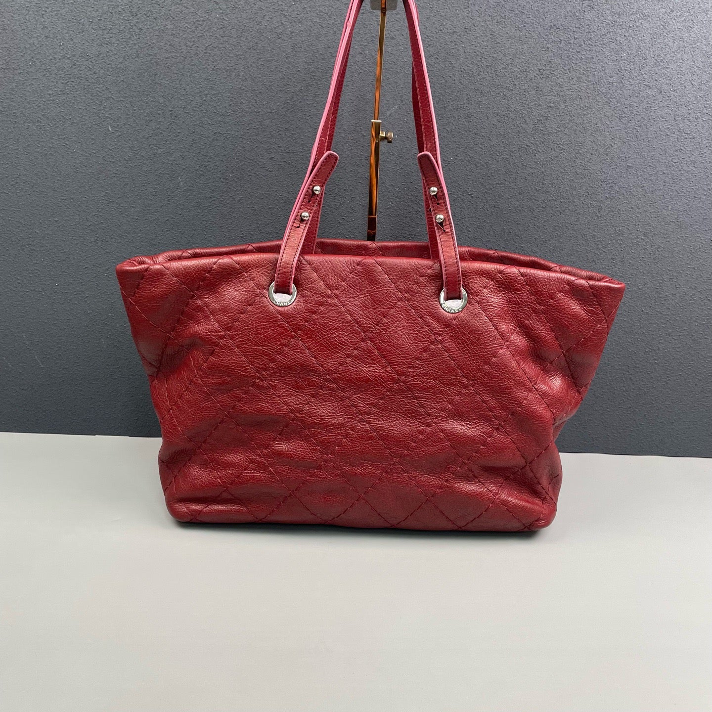 Chanel - Quilted Tote - Leather - Burgundy - (Large)