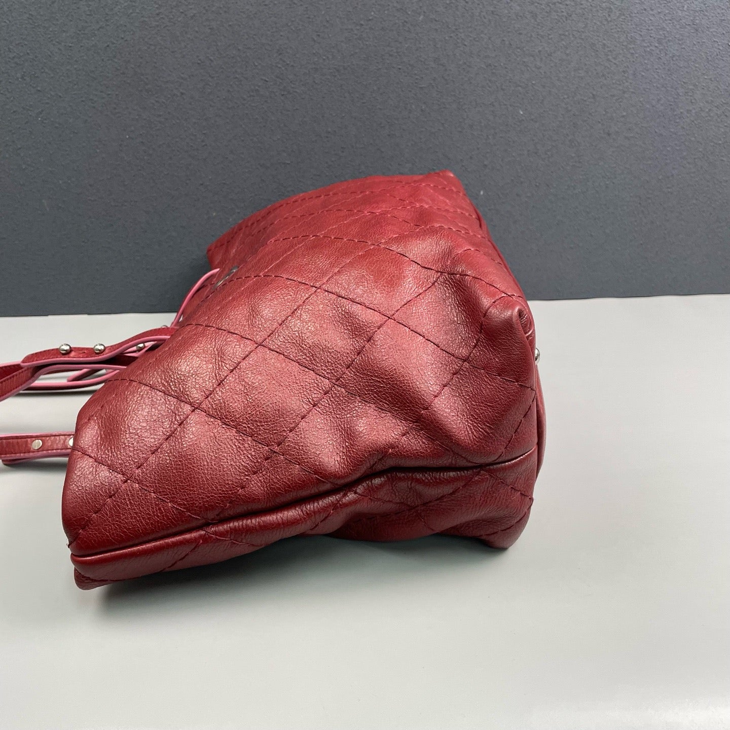 Chanel - Quilted Tote - Leather - Burgundy - (Large)