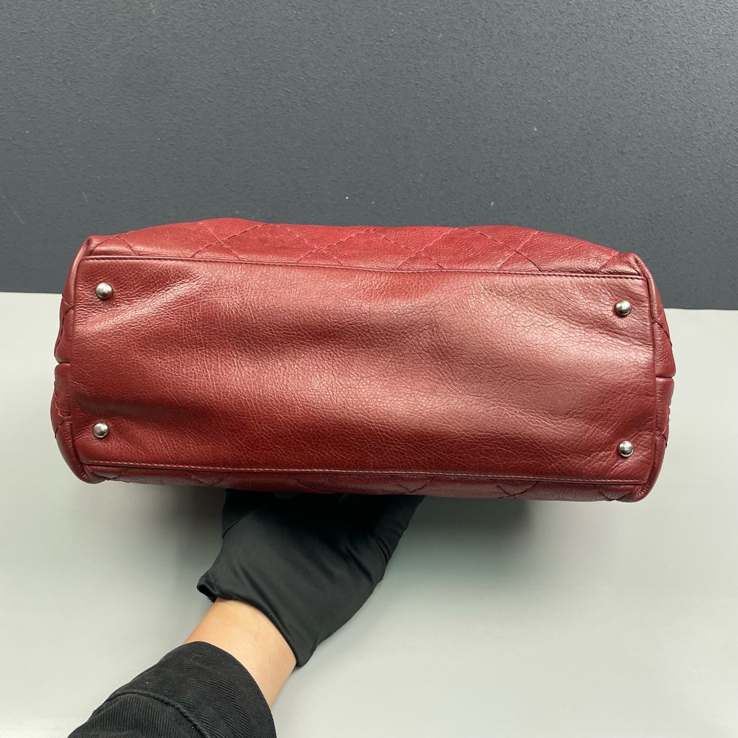 Chanel - Quilted Tote - Leather - Burgundy - (Large)