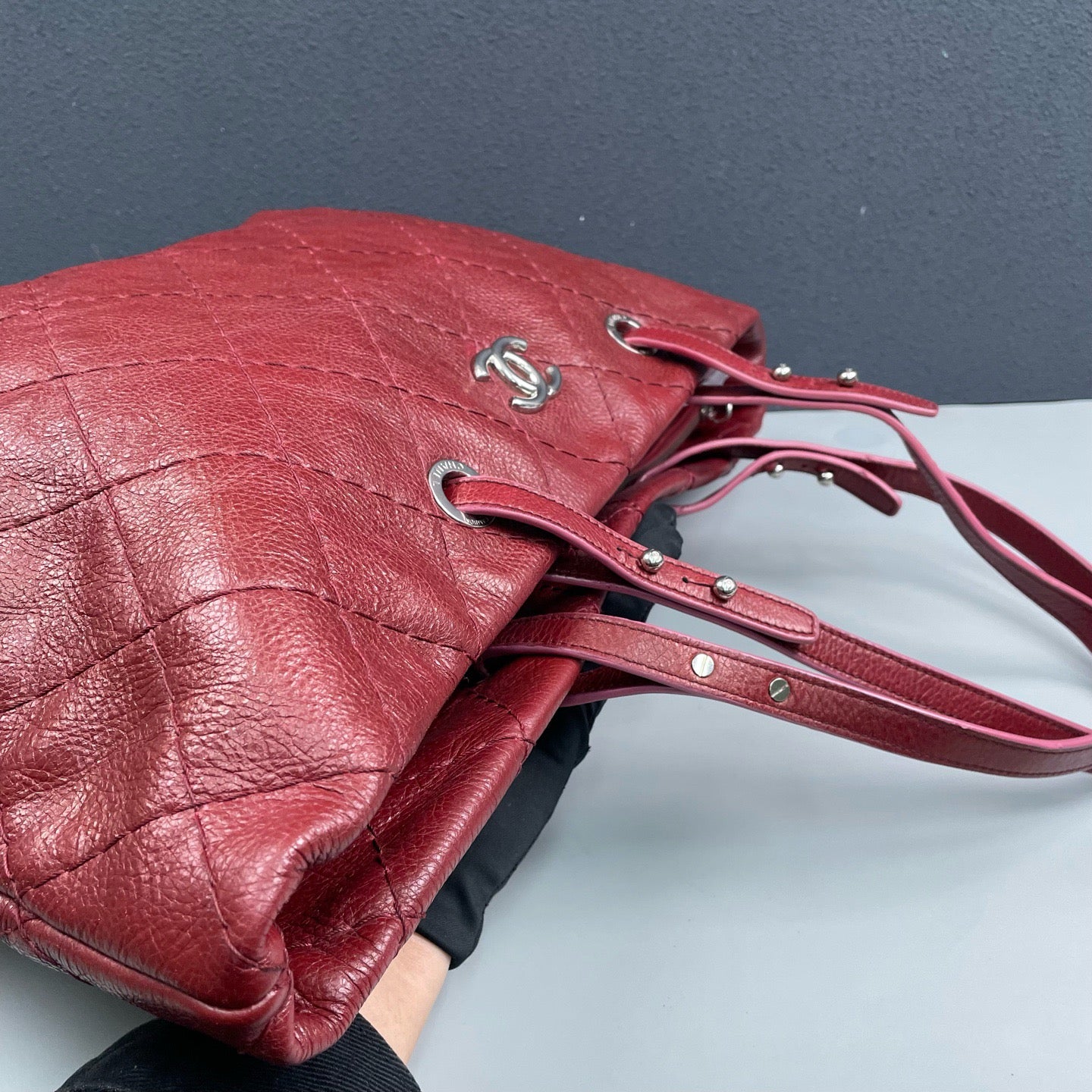 Chanel - Quilted Tote - Leather - Burgundy - (Large)