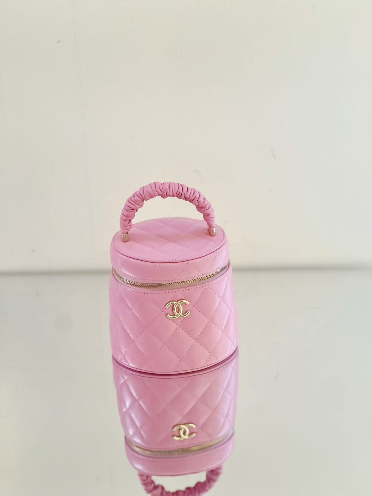 Chanel - Quilted Vanity Case with Ruched Top Handle - Lambskin leather - Pink - (mini)