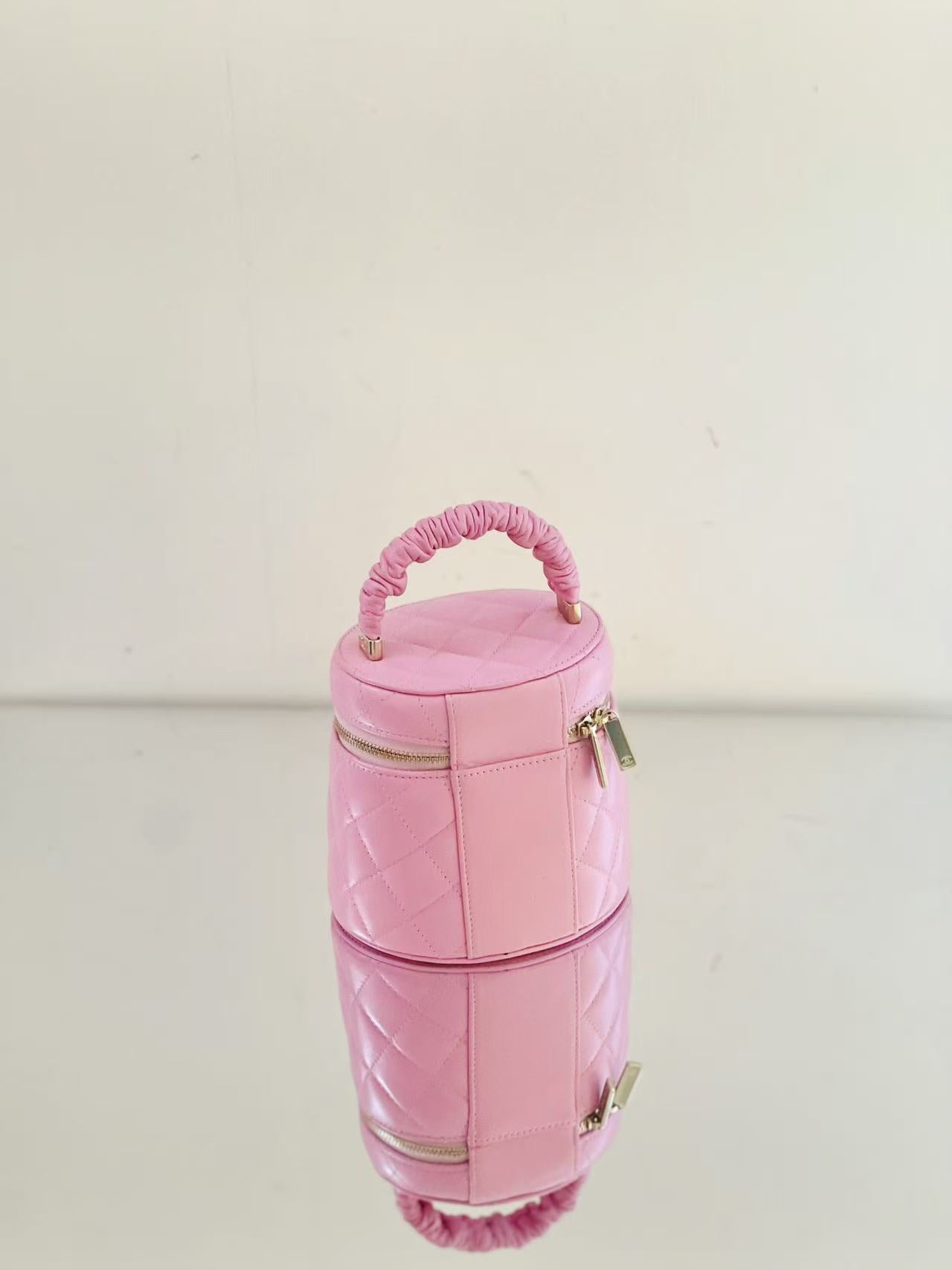 Chanel - Quilted Vanity Case with Ruched Top Handle - Lambskin leather - Pink - (mini)