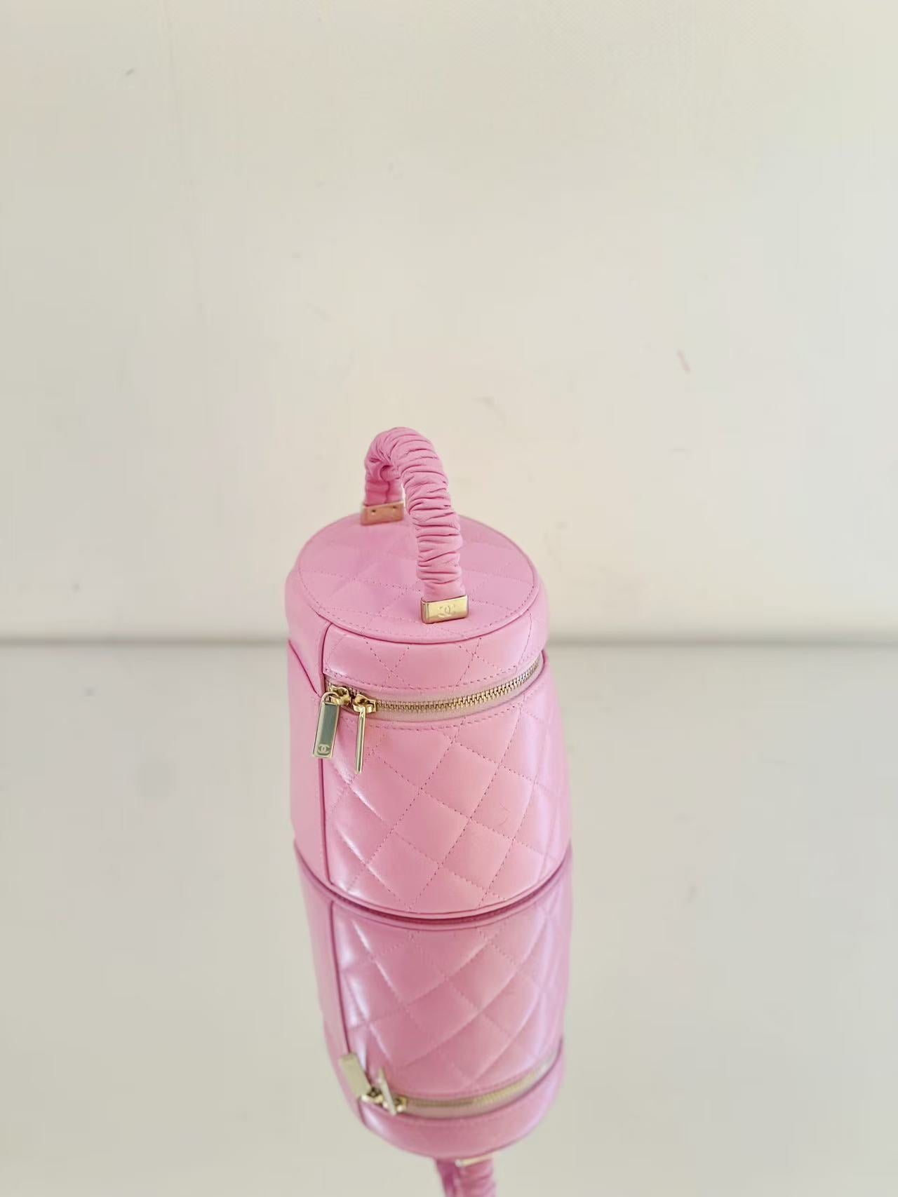 Chanel - Quilted Vanity Case with Ruched Top Handle - Lambskin leather - Pink - (mini)