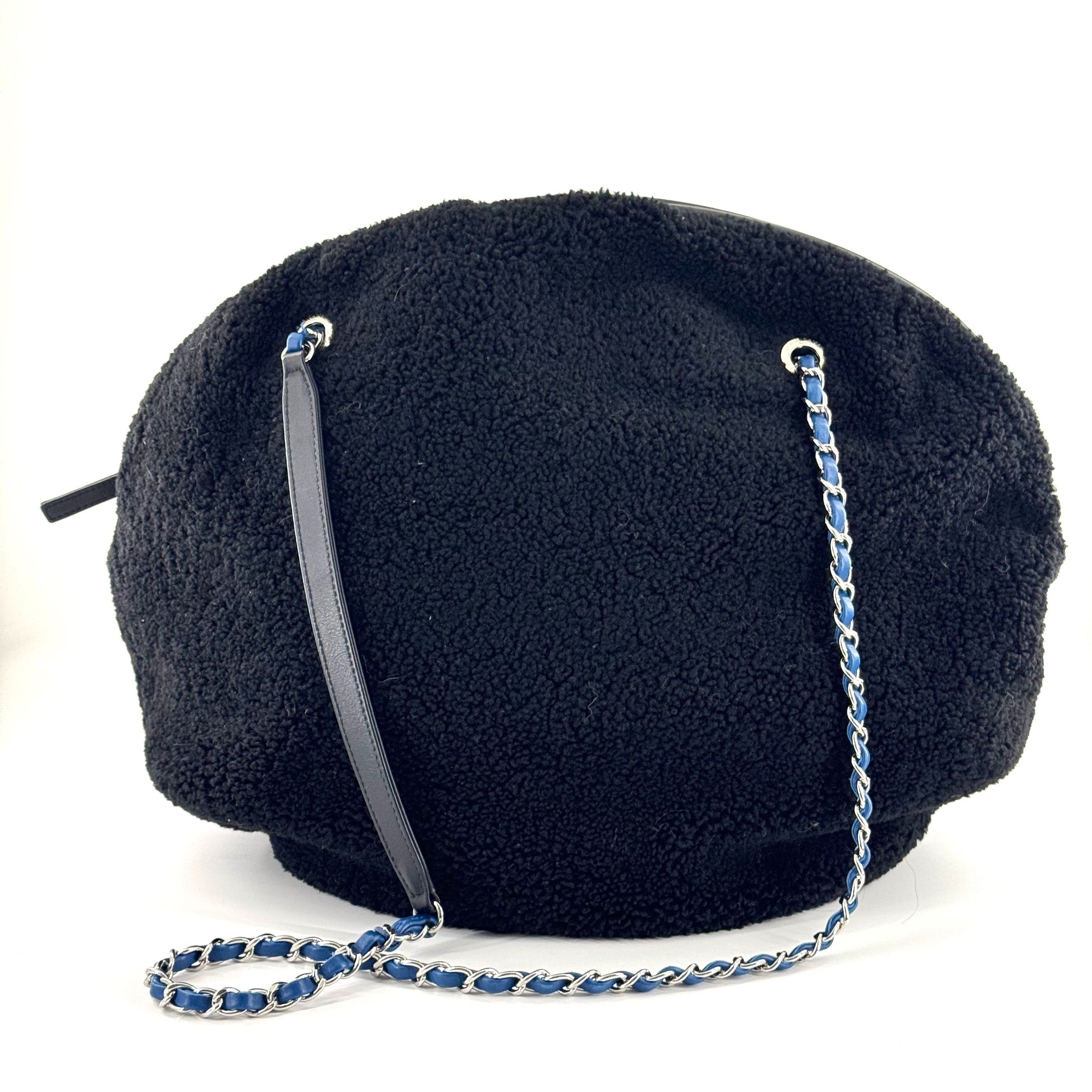 Chanel Round Bag Wool Black - view 10