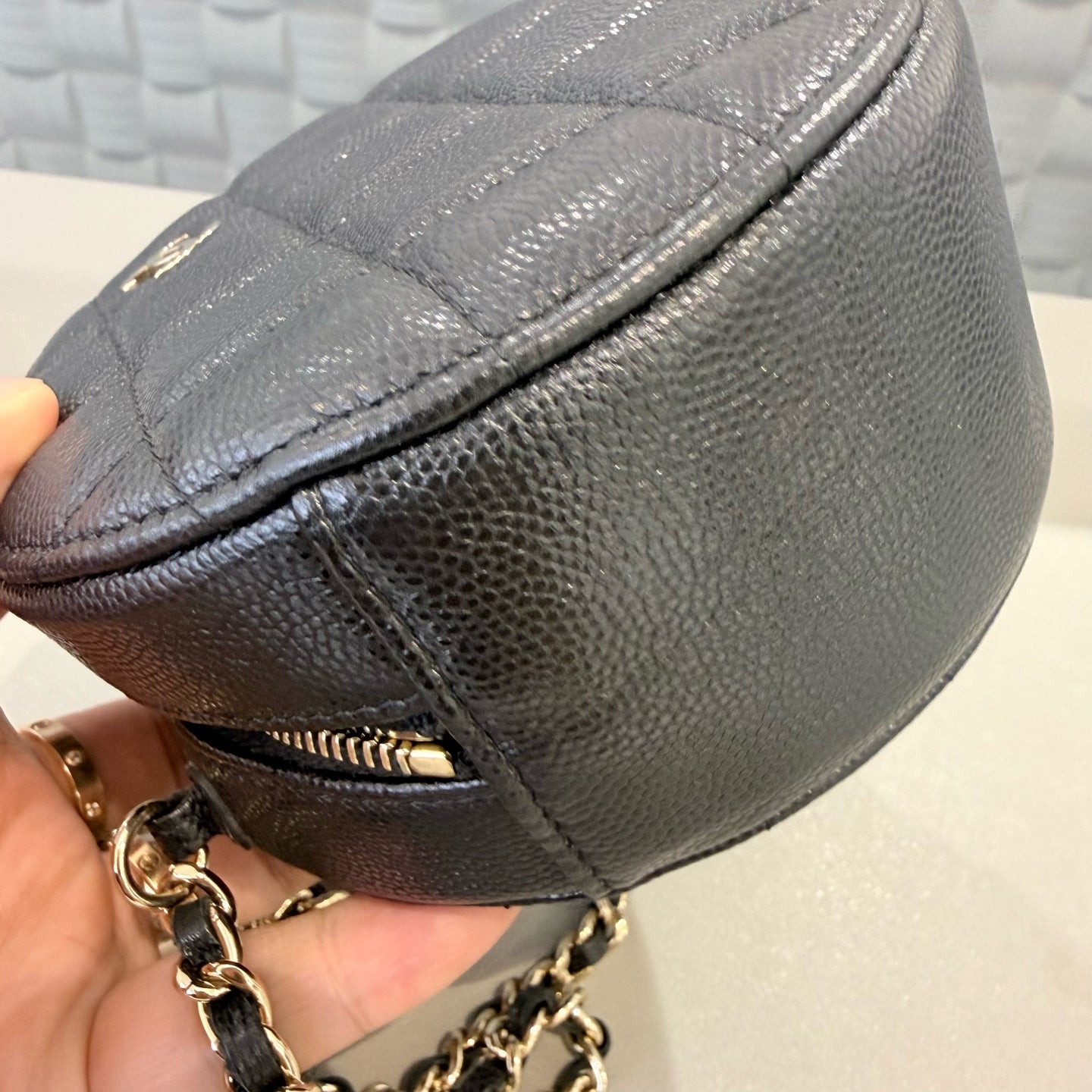 Chanel - Round Clutch with Chain - Caviar leather - Black with Gold-Tone Hardware - (Mini)