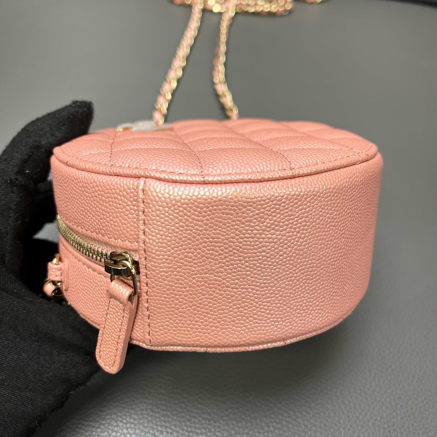 Chanel - Round Clutch with Chain - Leather - Pink - (mini)