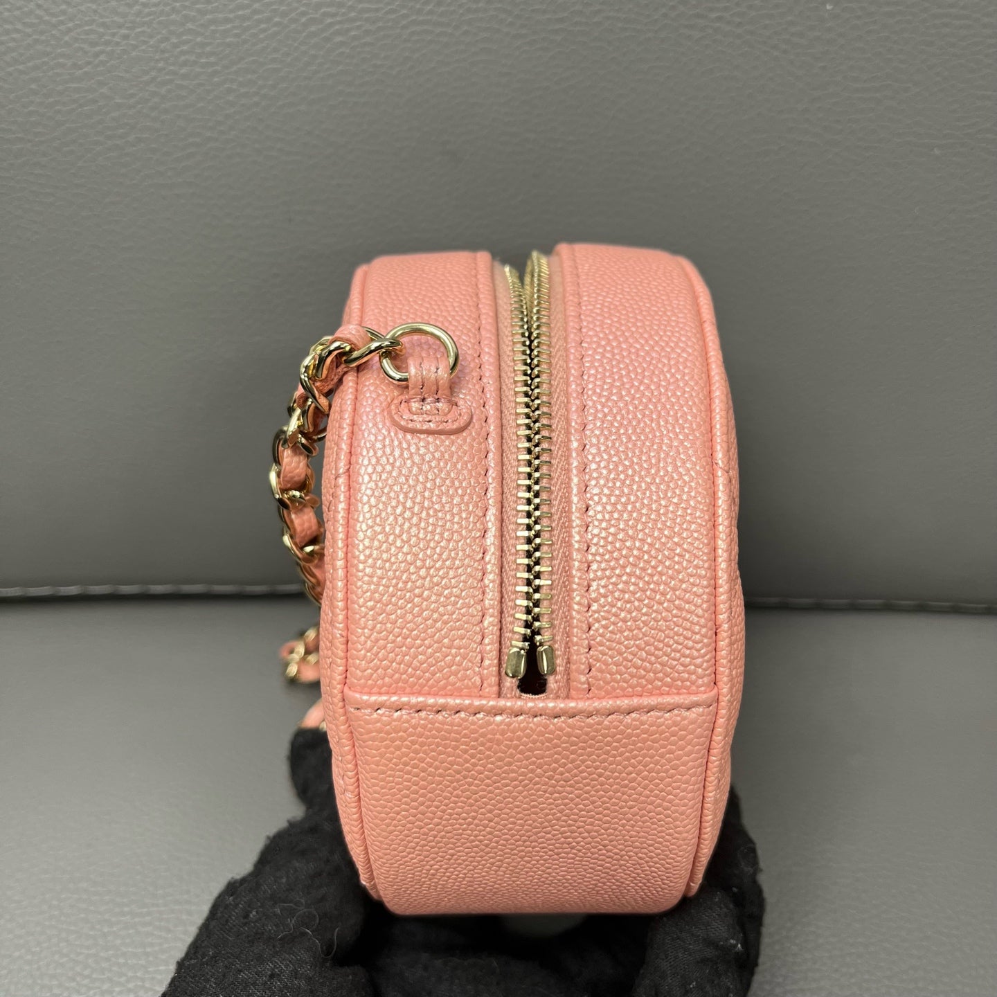 Chanel - Round Clutch with Chain - Leather - Pink - (mini)