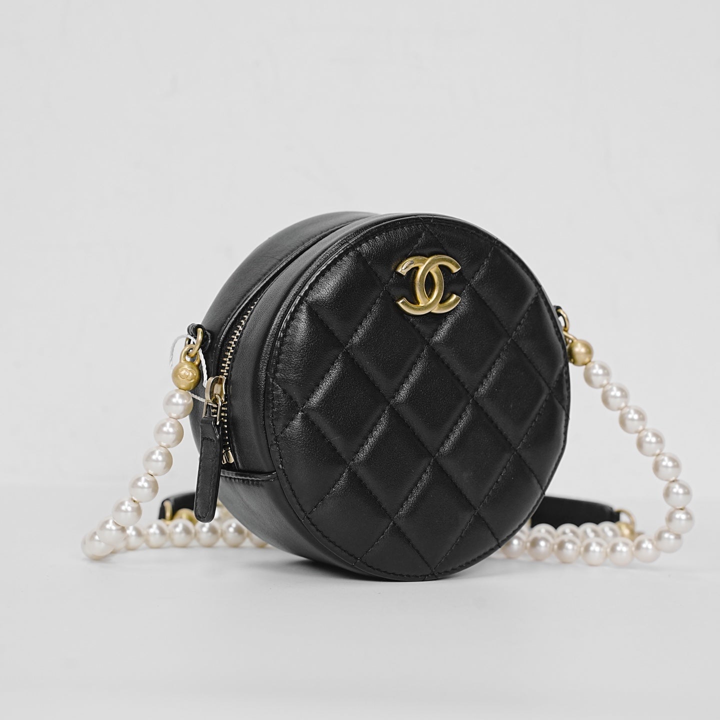 Chanel - Round Vanity Case - Leather - Black - (mini)