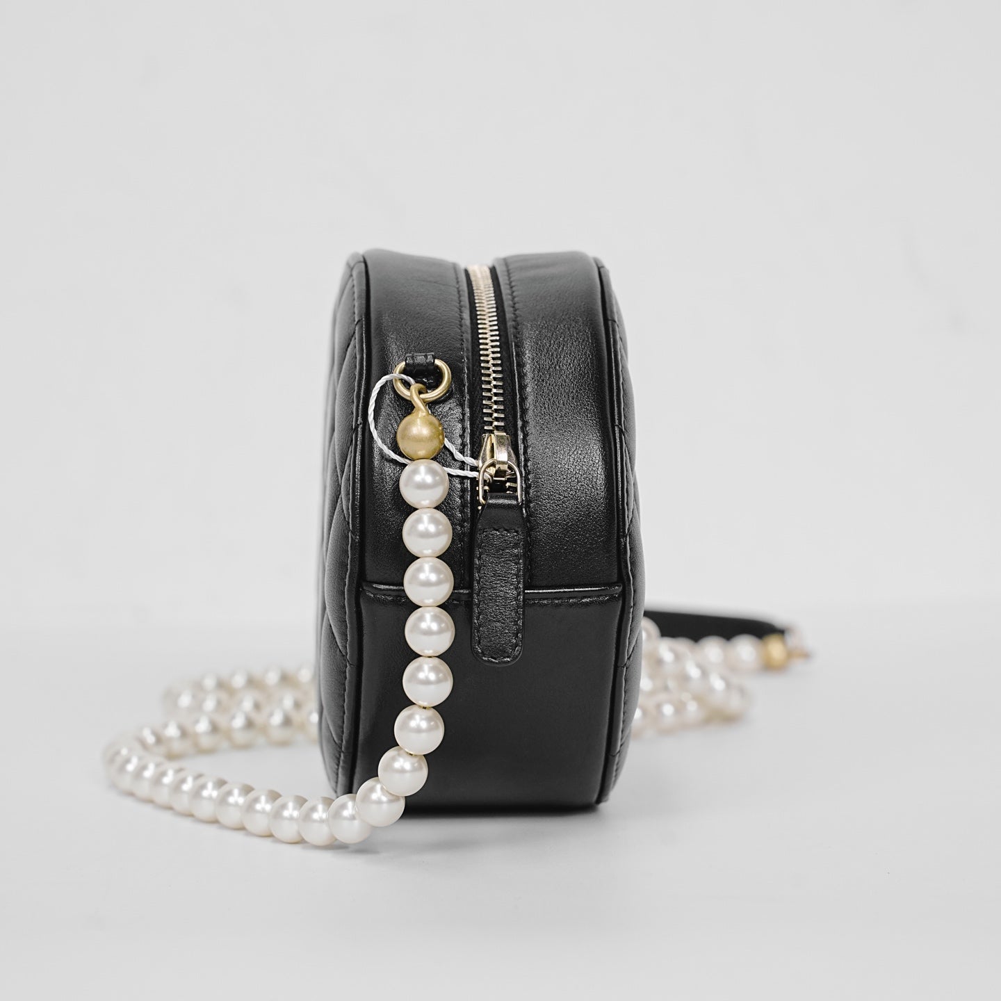 Chanel - Round Vanity Case - Leather - Black - (mini)