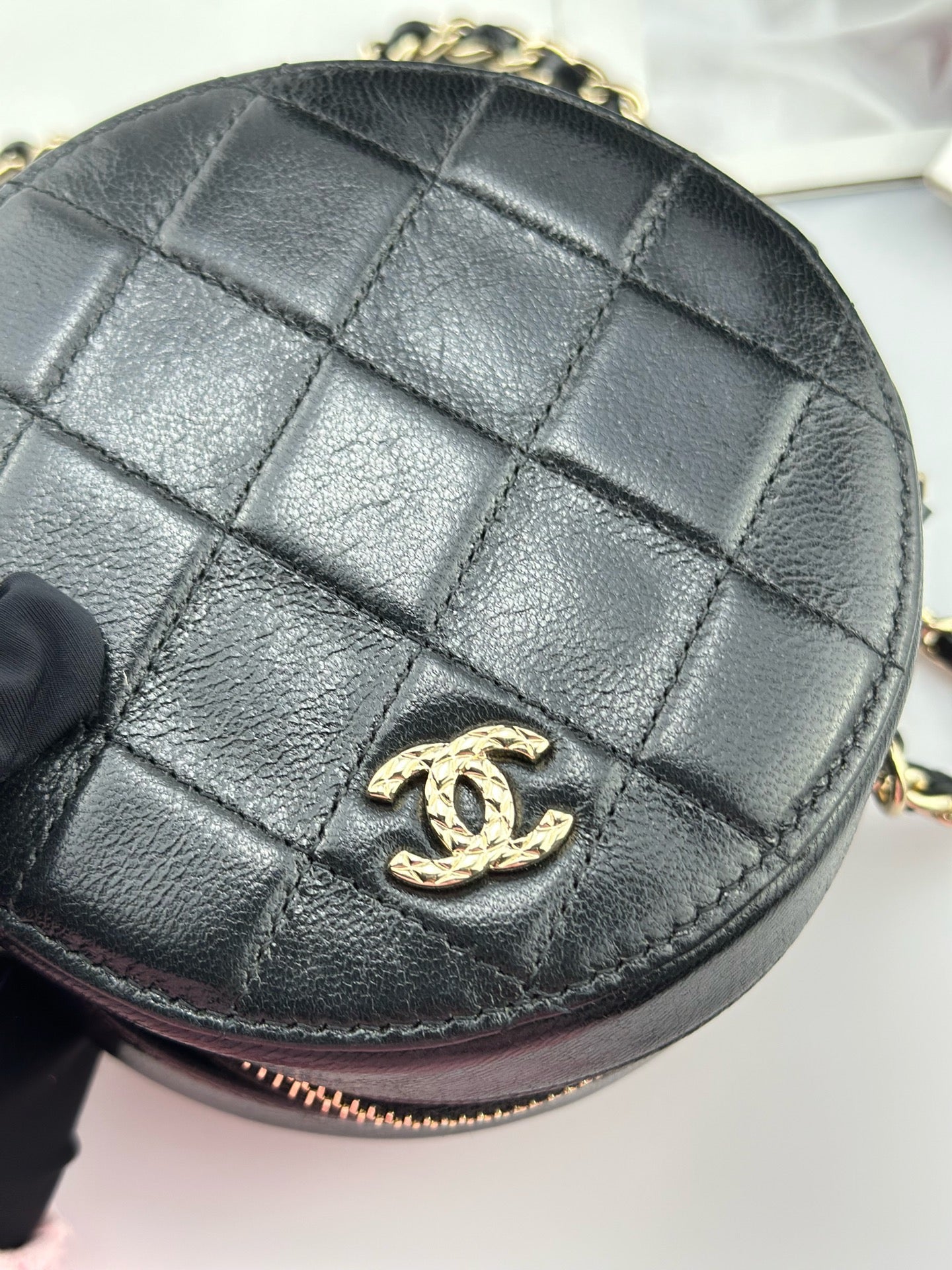 Chanel - Round Vanity Case Mini - Leather - Black - (mini)
