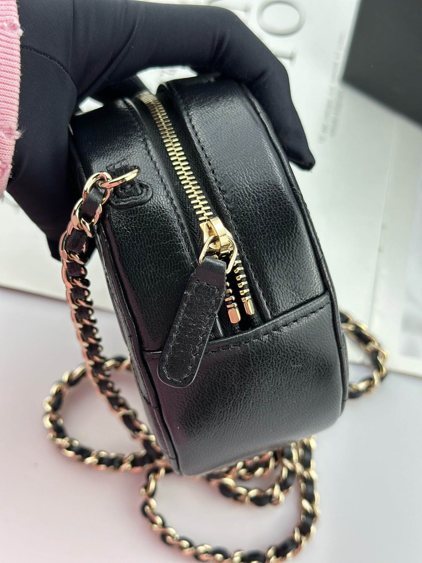 Chanel - Round Vanity Case Mini - Leather - Black - (mini)