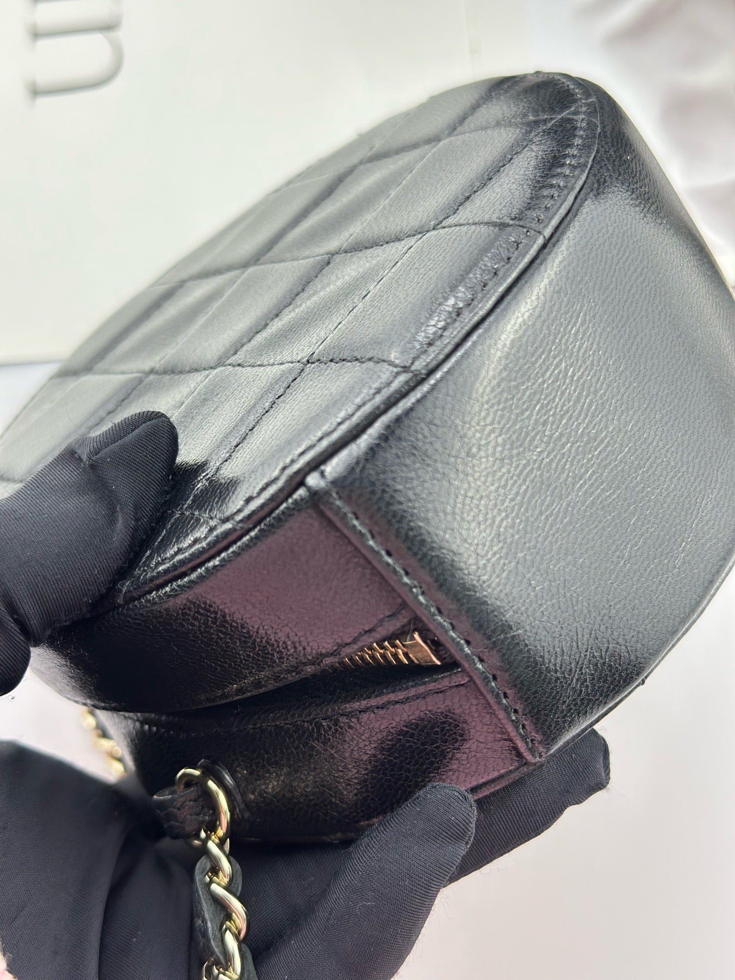 Chanel - Round Vanity Case Mini - Leather - Black - (mini)