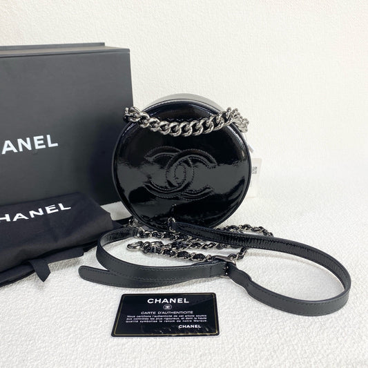 Chanel - Round Vanity Case - Patent leather - Black - (mini)